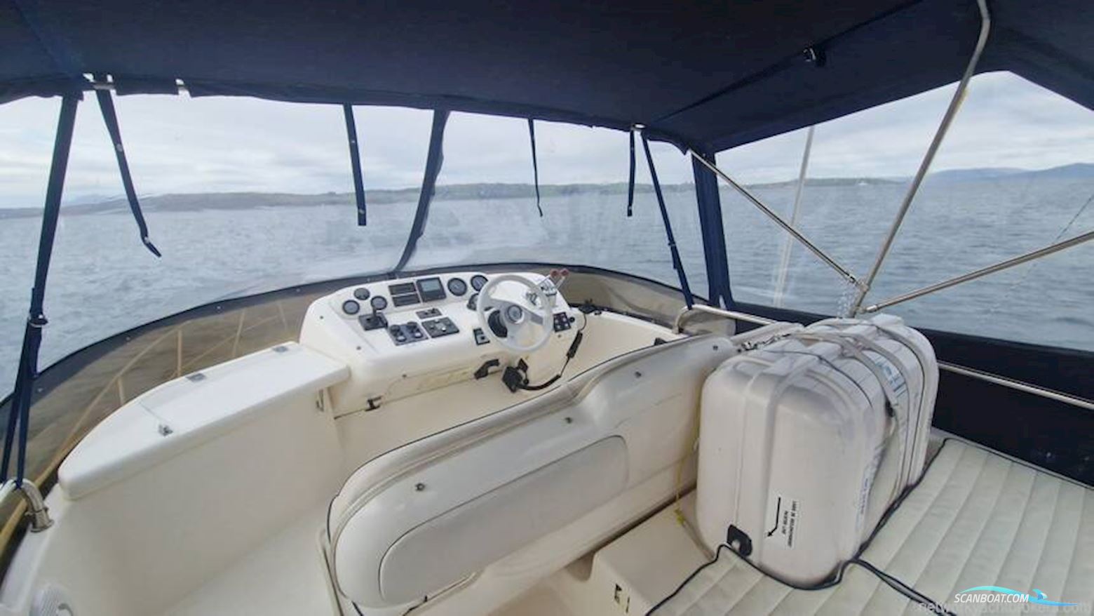 Sealine International F33