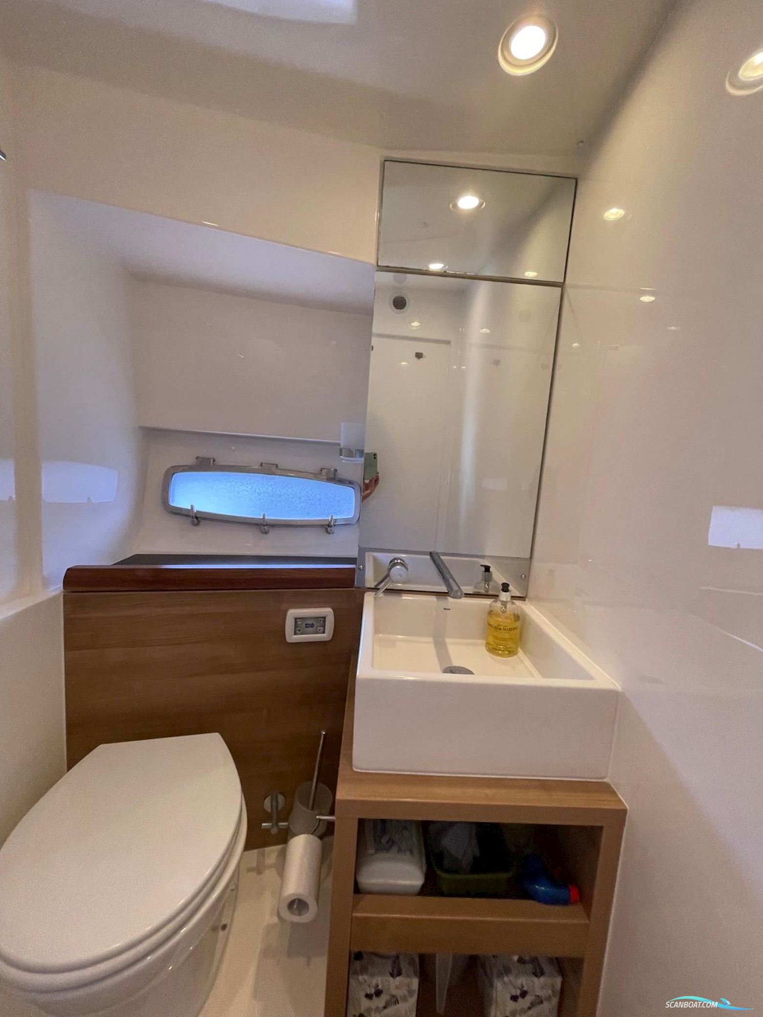 Sealine International F42