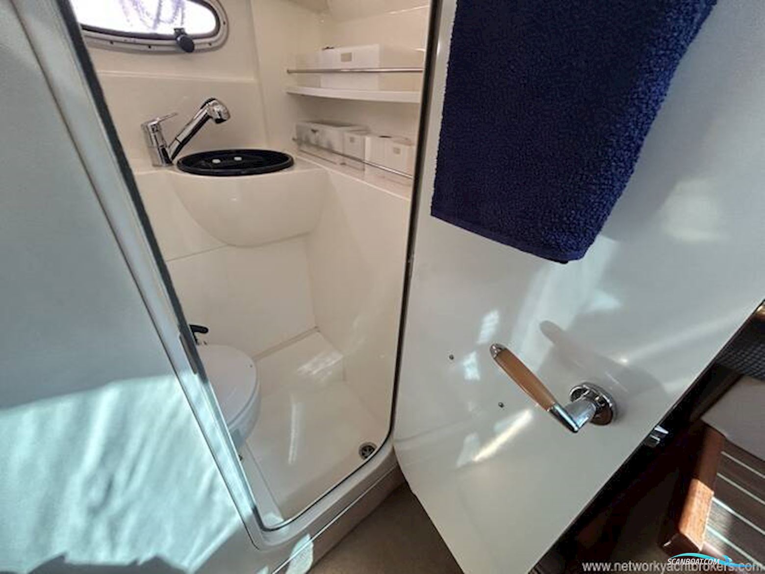 Sealine International S23