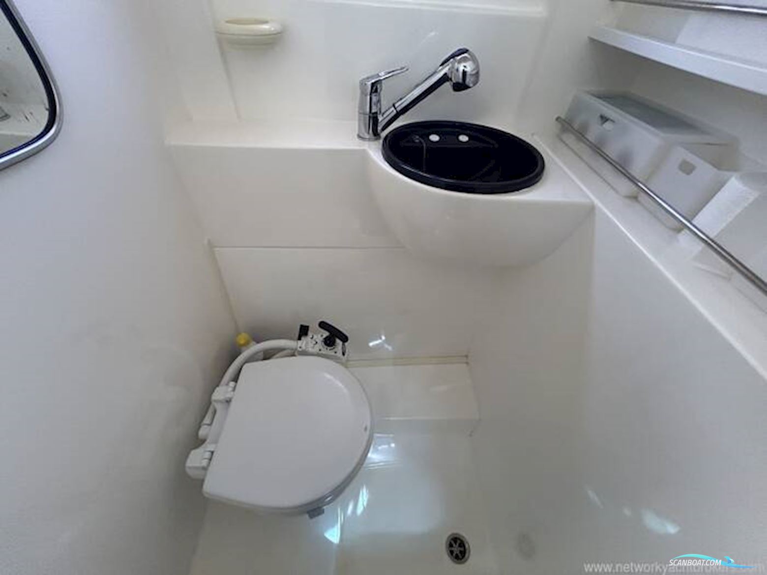 Sealine International S23