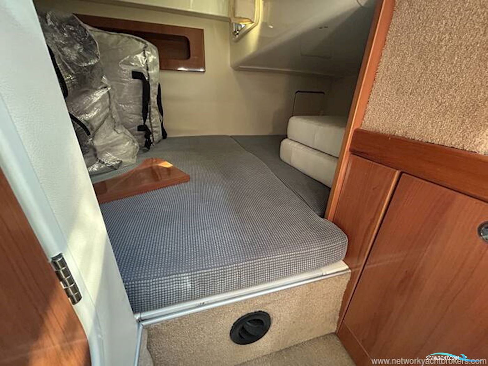 Sealine International S23