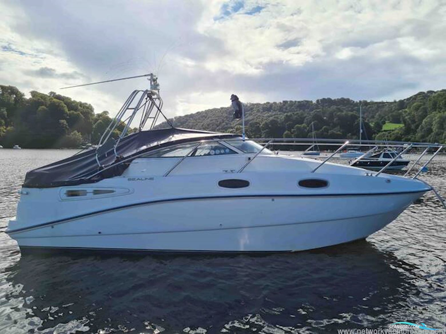 Sealine International S23 Sports Cruiser