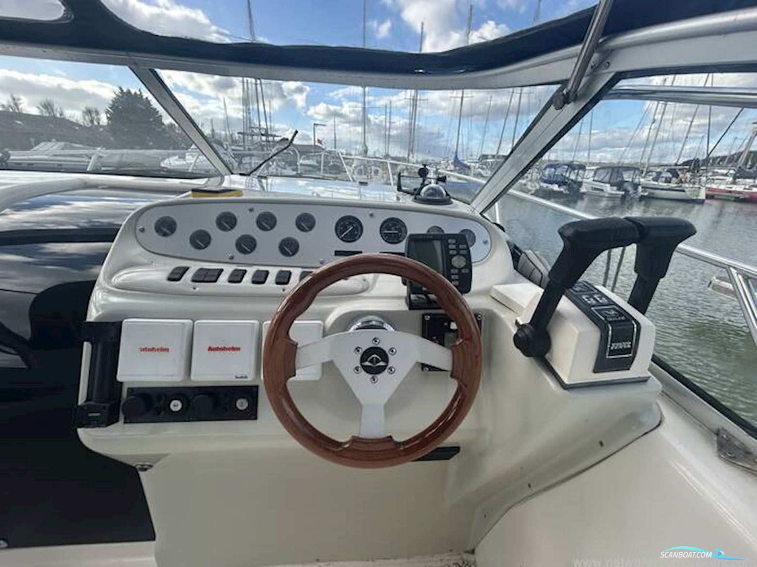 Sealine International S28