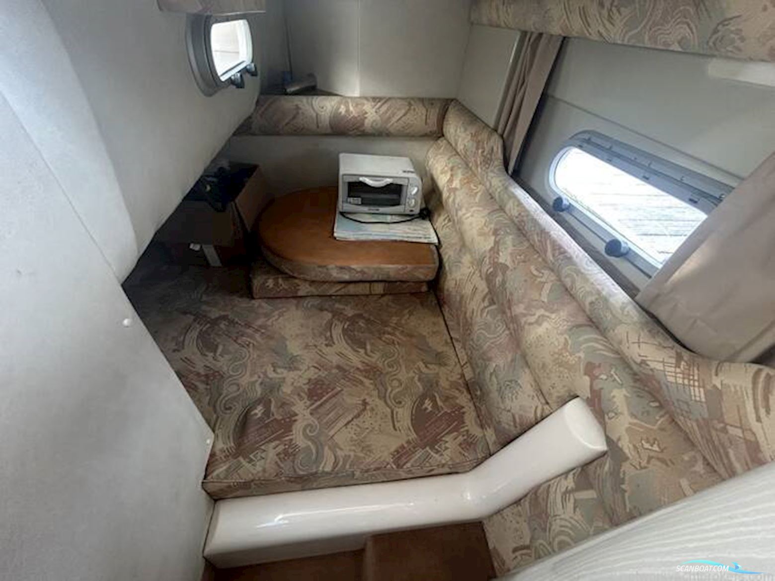 Sealine International S28