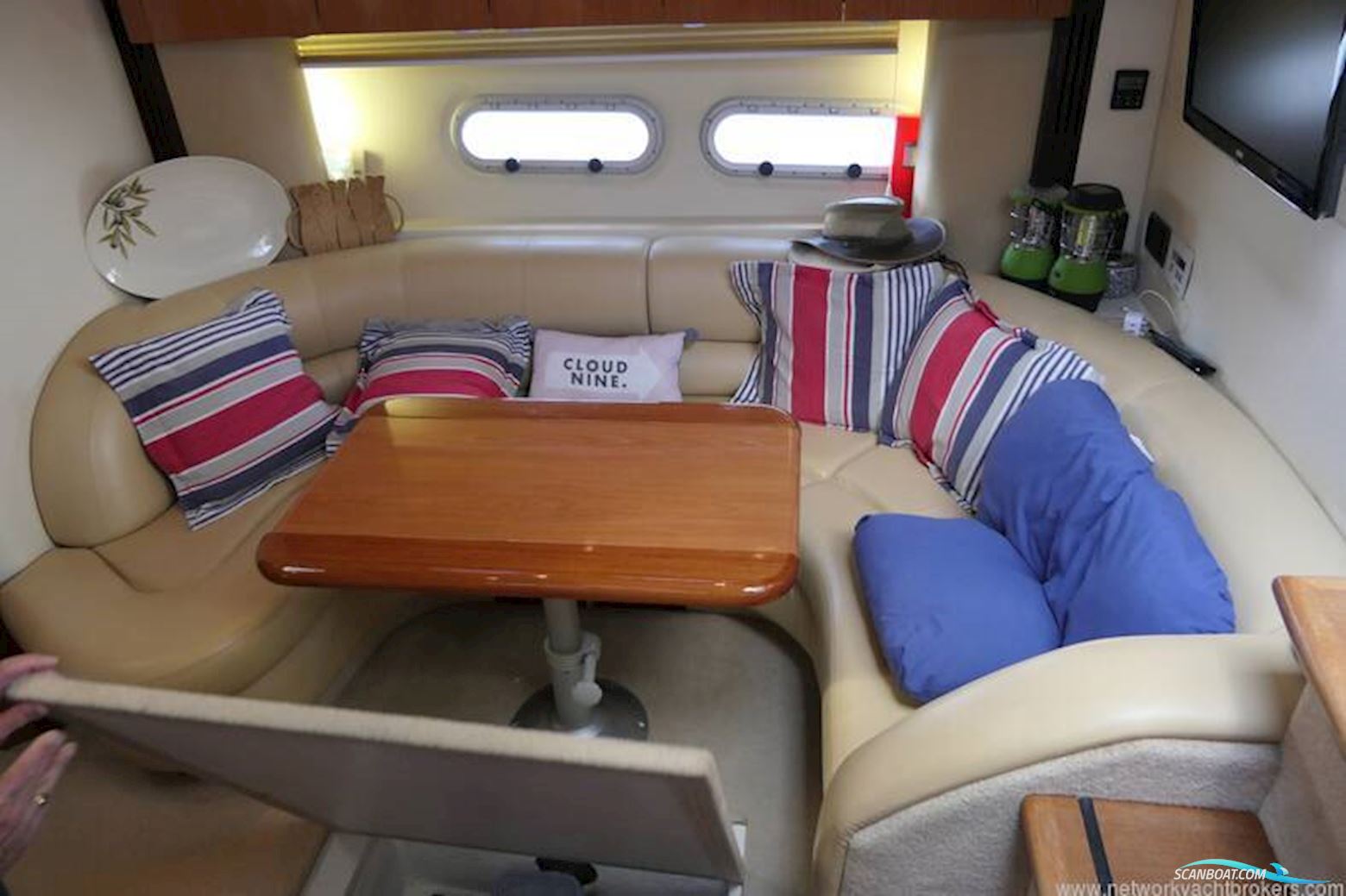 Sealine International S38