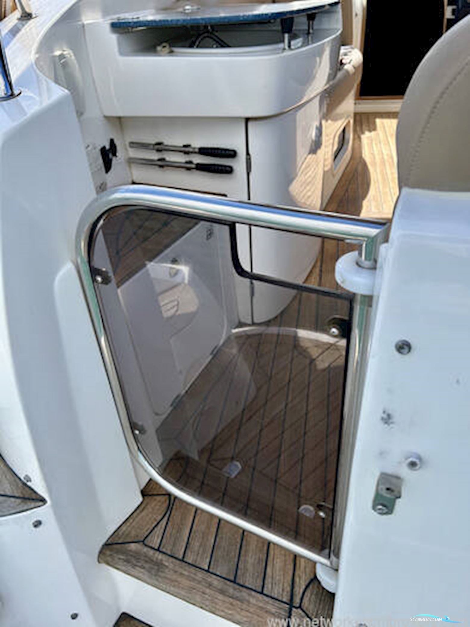 Sealine International S38