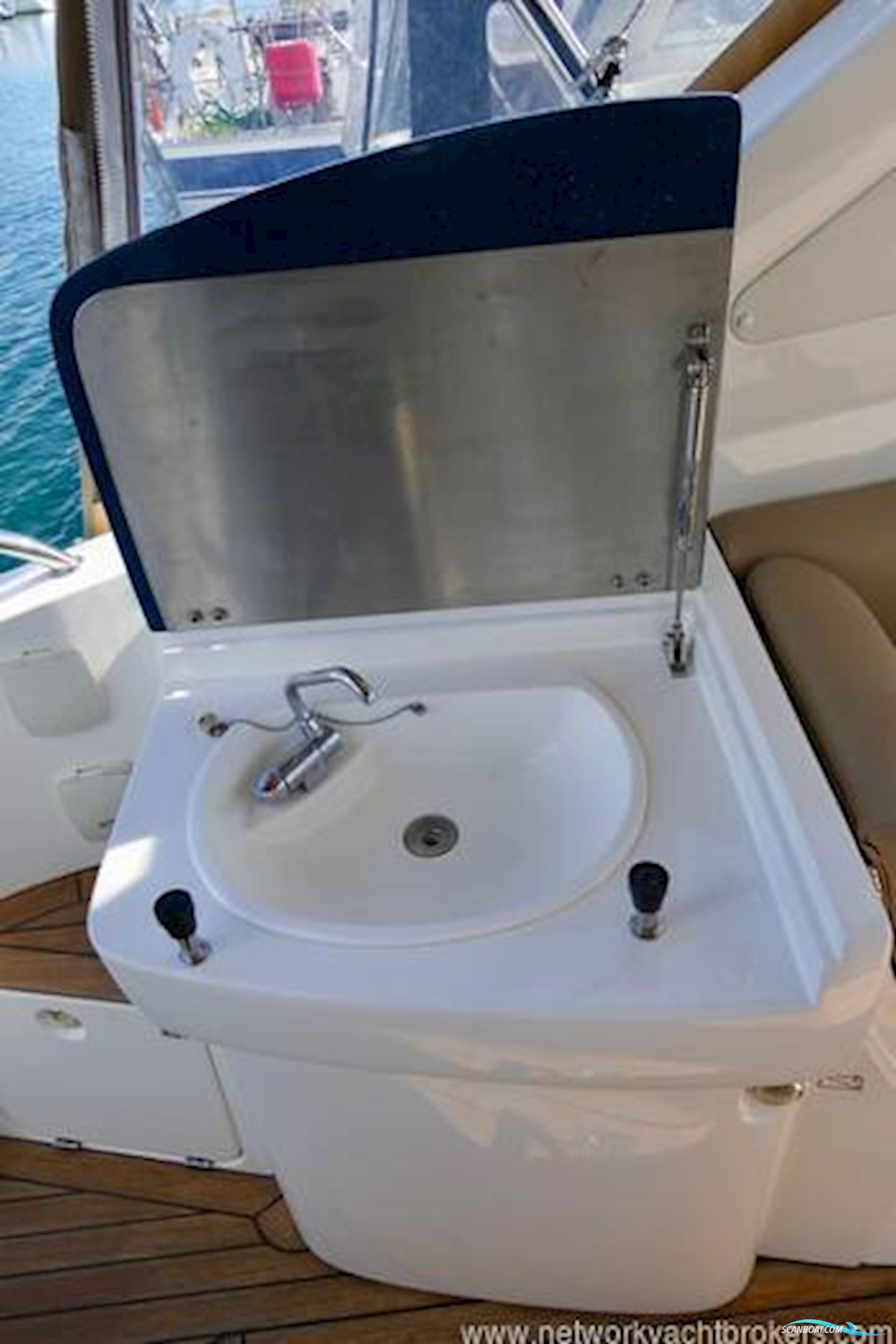 Sealine International S38
