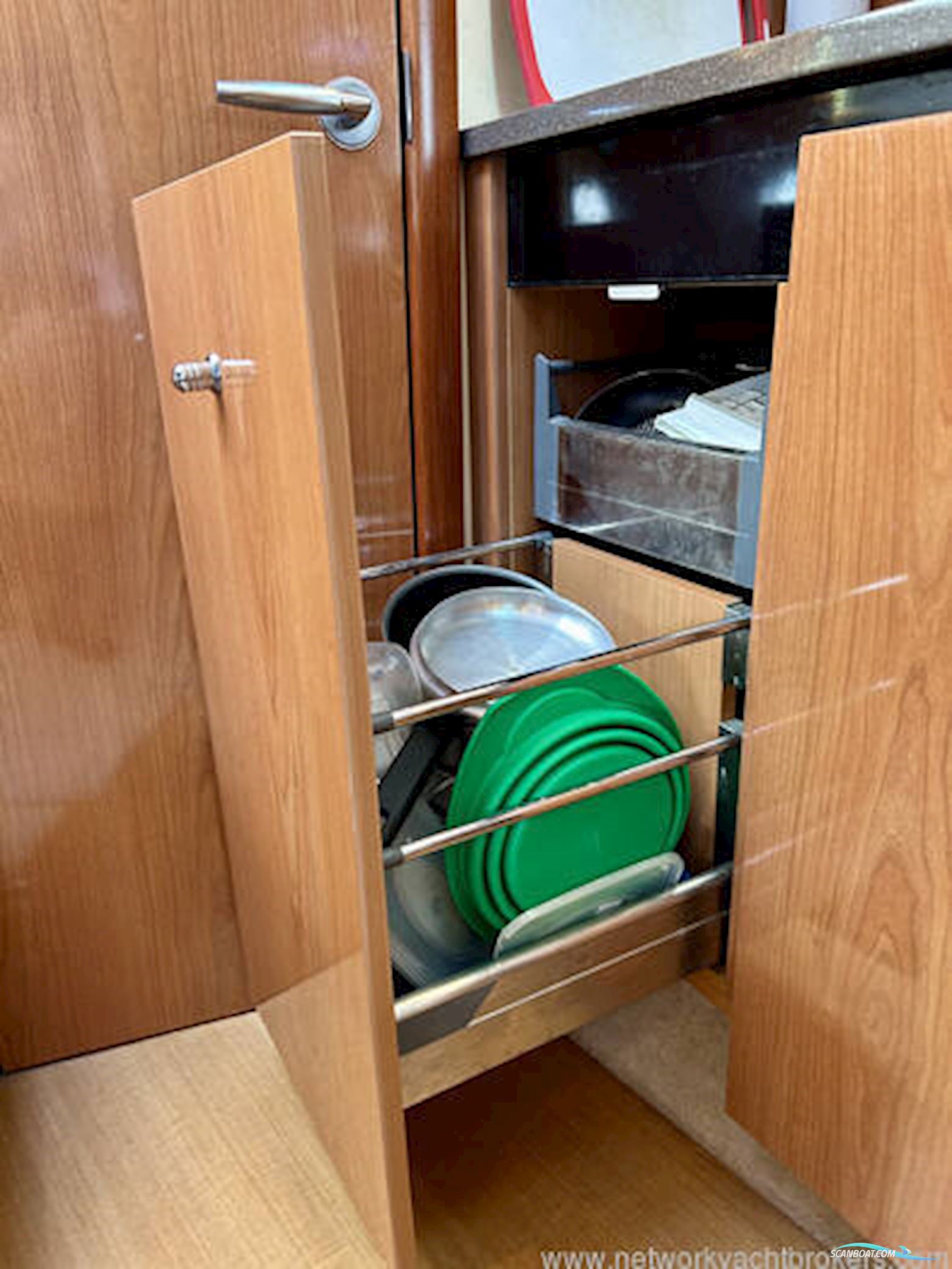 Sealine International S38