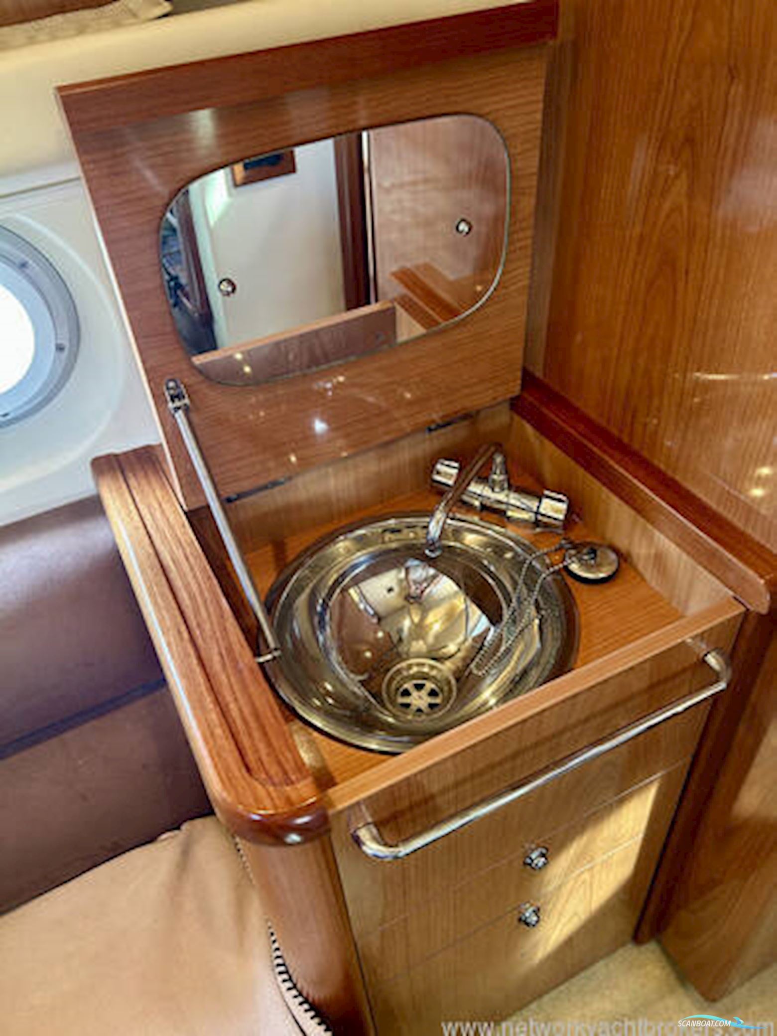 Sealine International S38