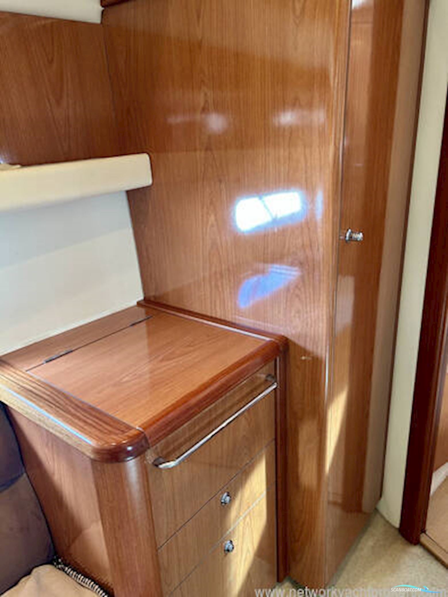 Sealine International S38