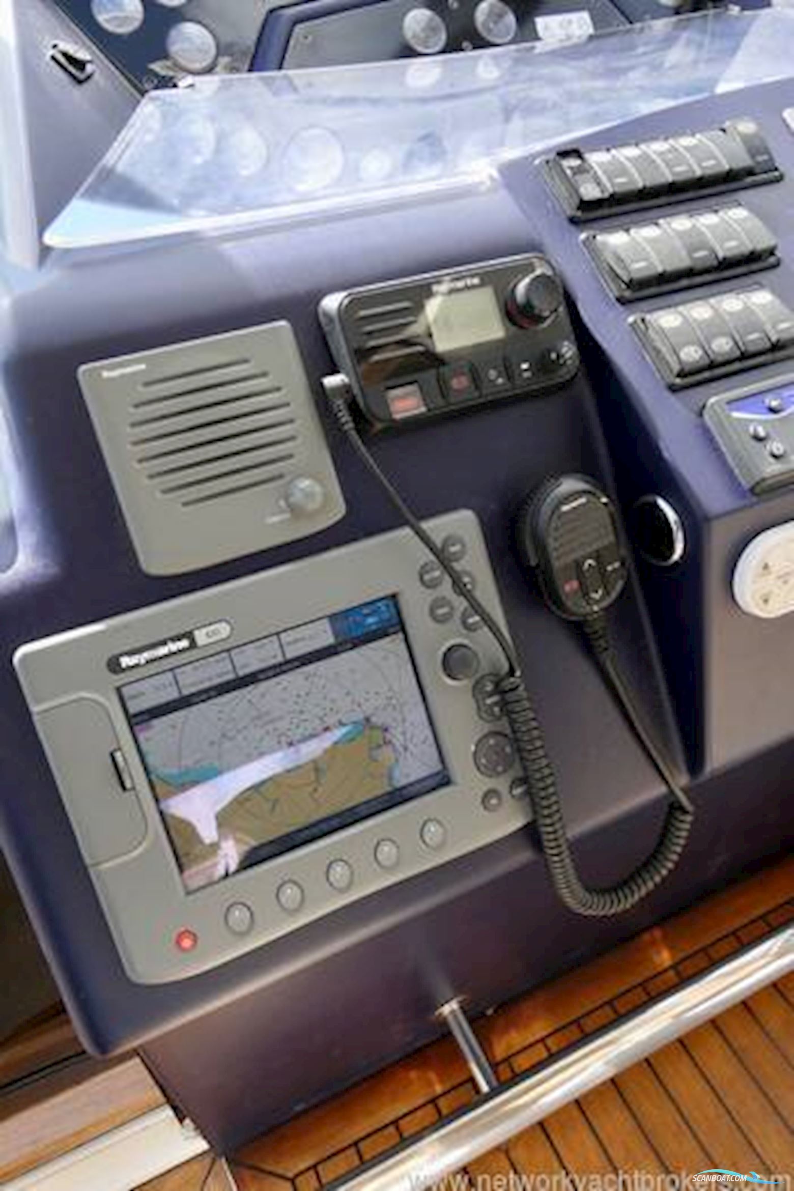 Sealine International S38