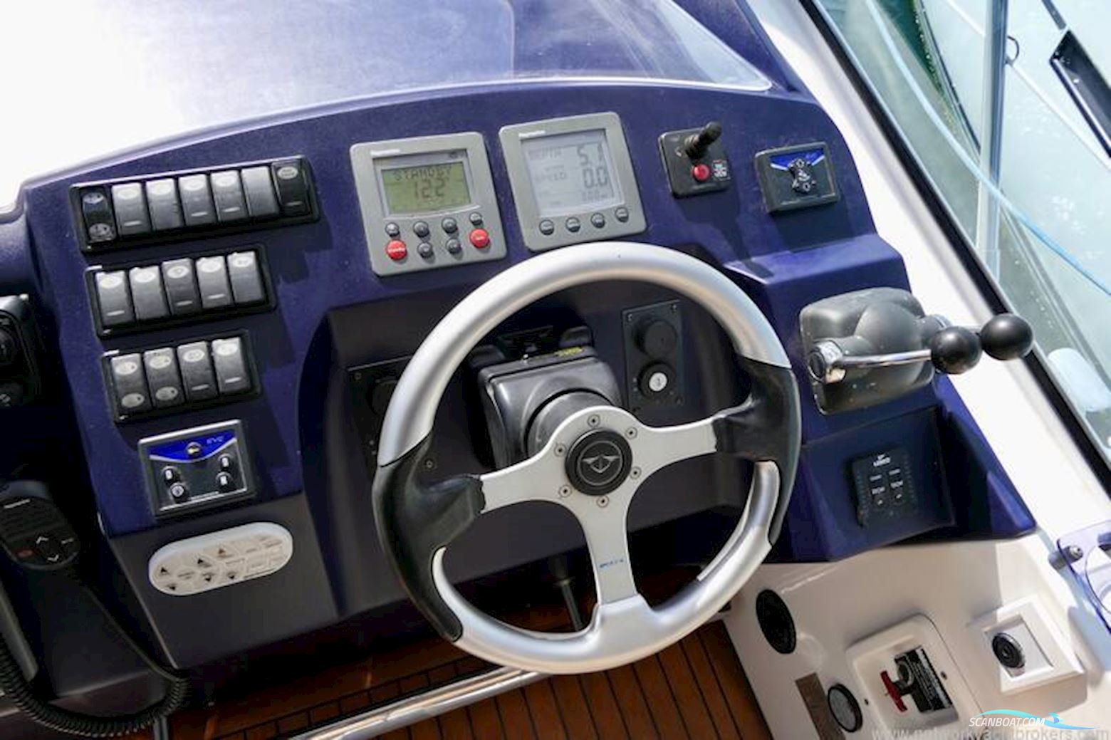 Sealine International S38