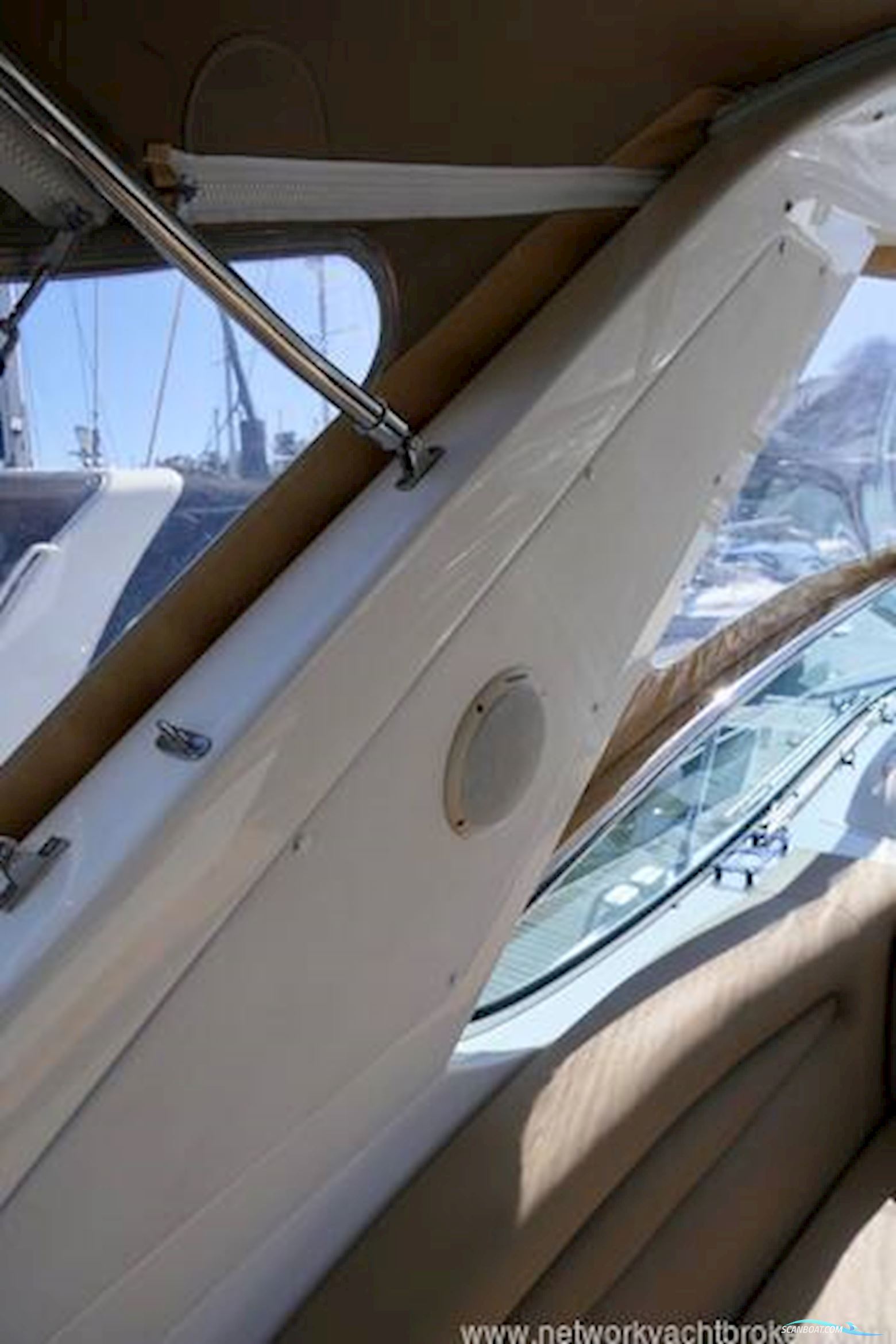 Sealine International S38