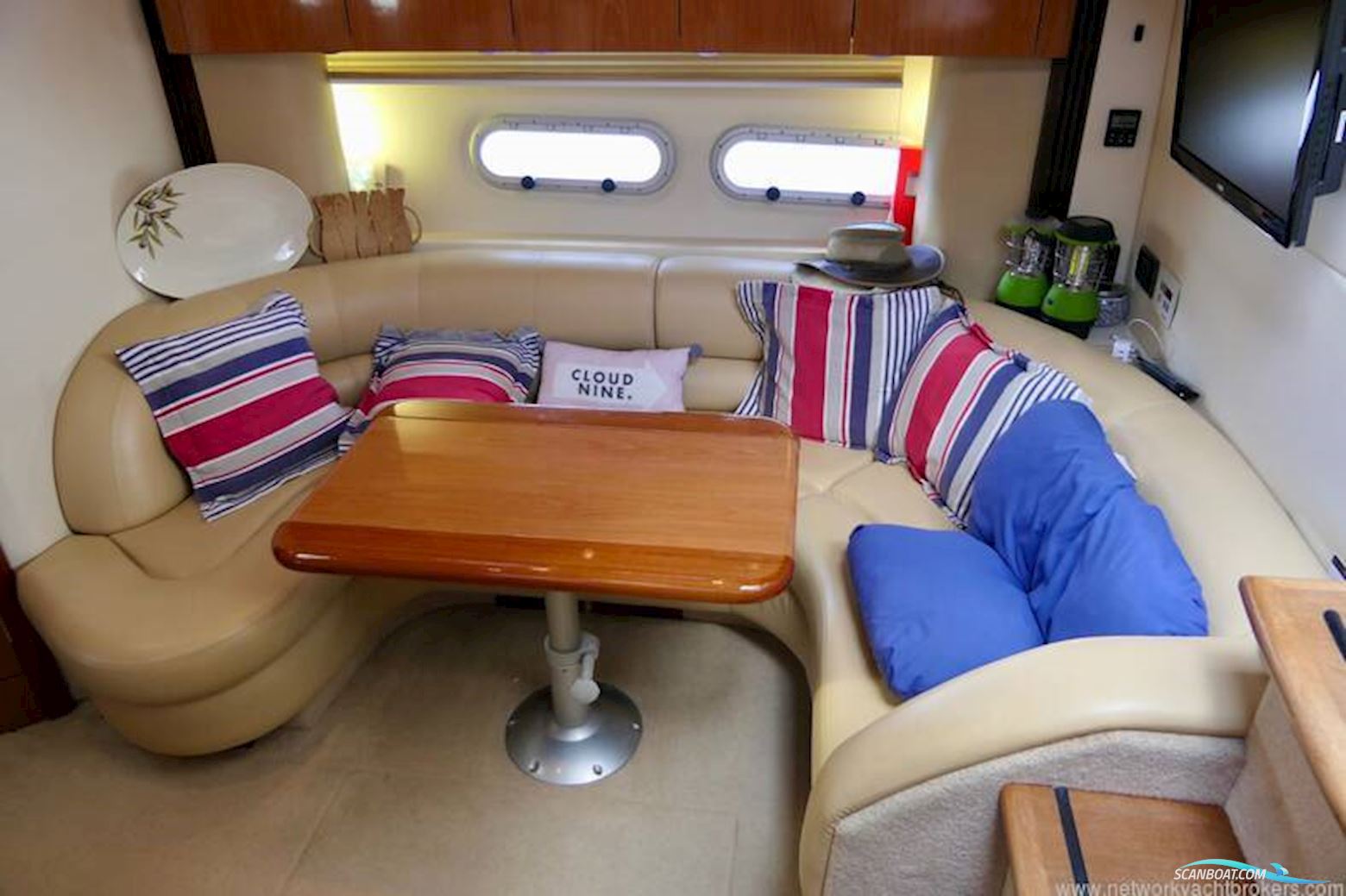 Sealine International S38