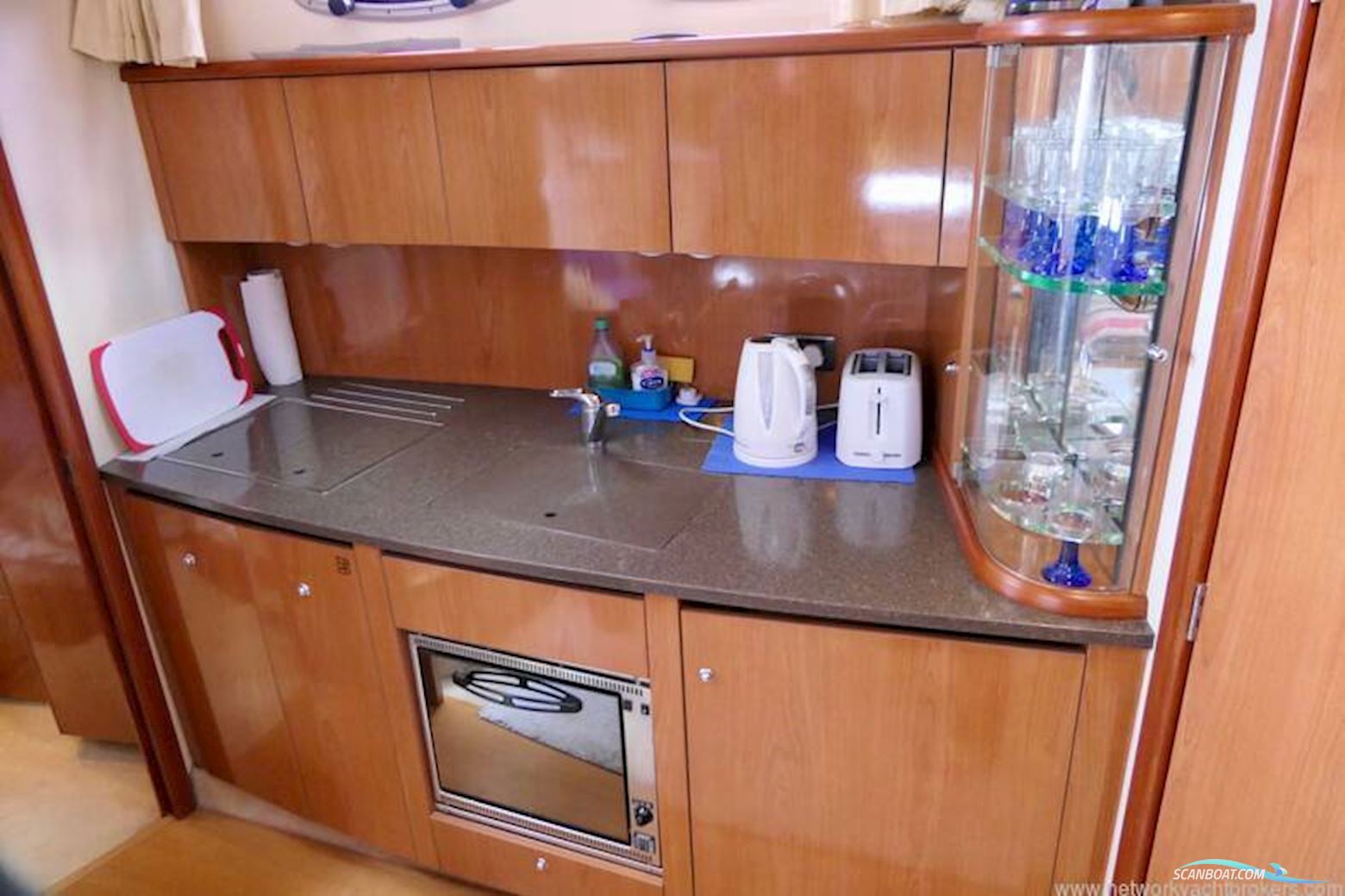Sealine International S38