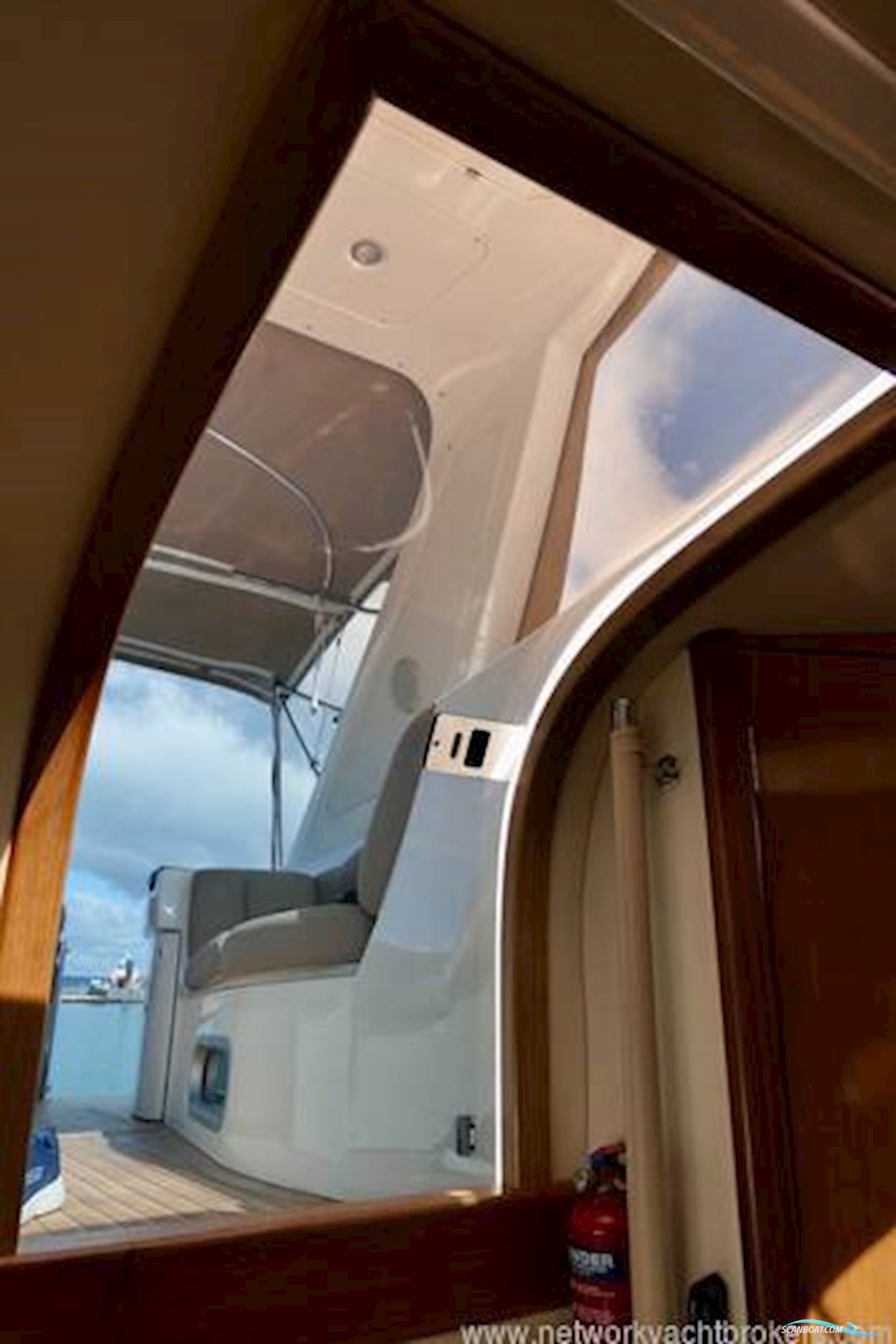 Sealine International S38