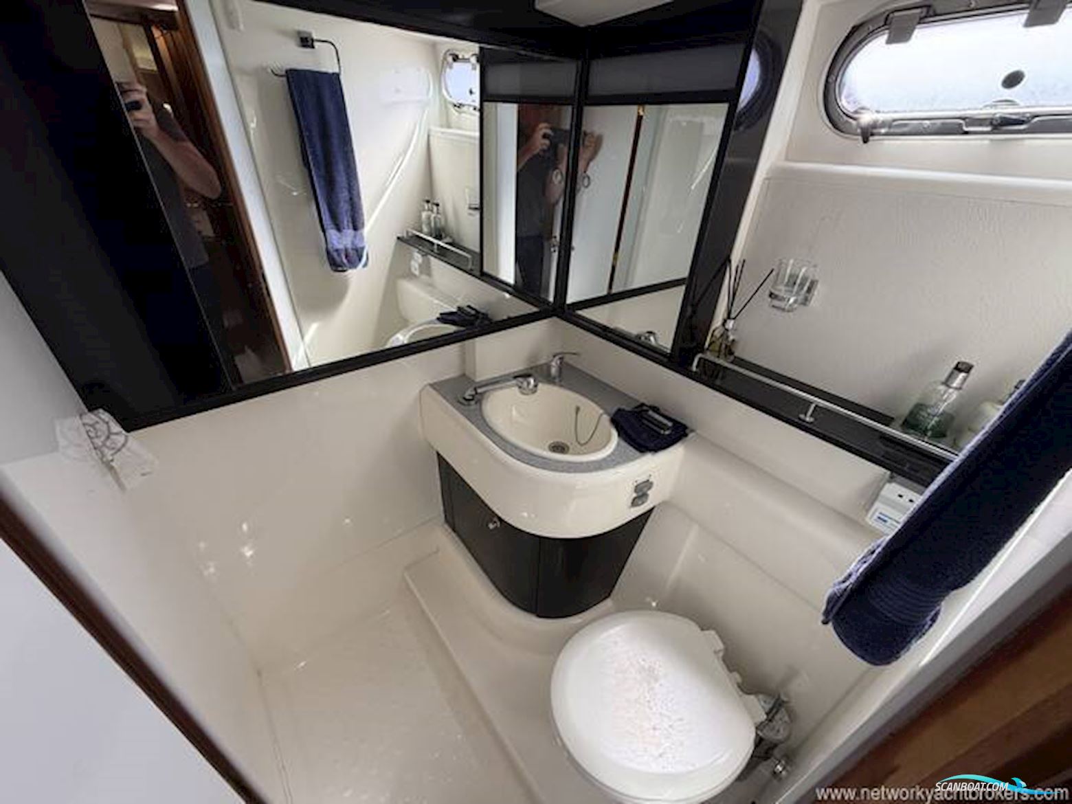 Sealine International S42