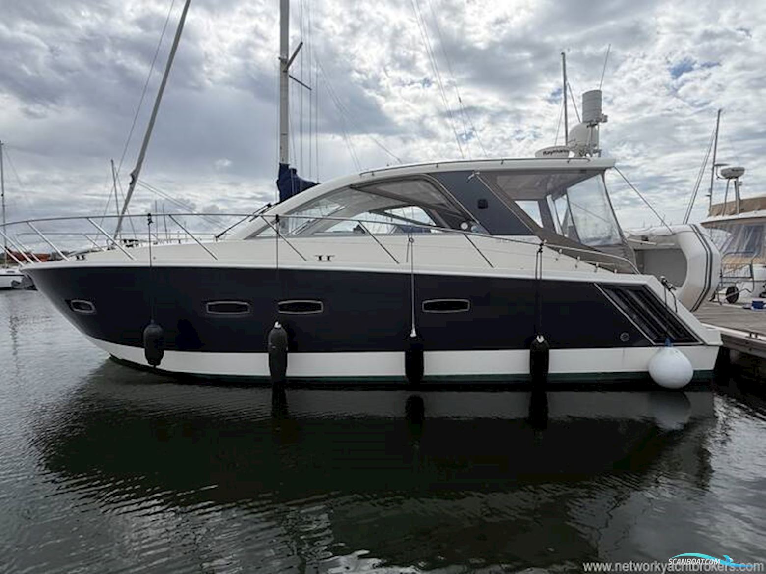Sealine International SC35