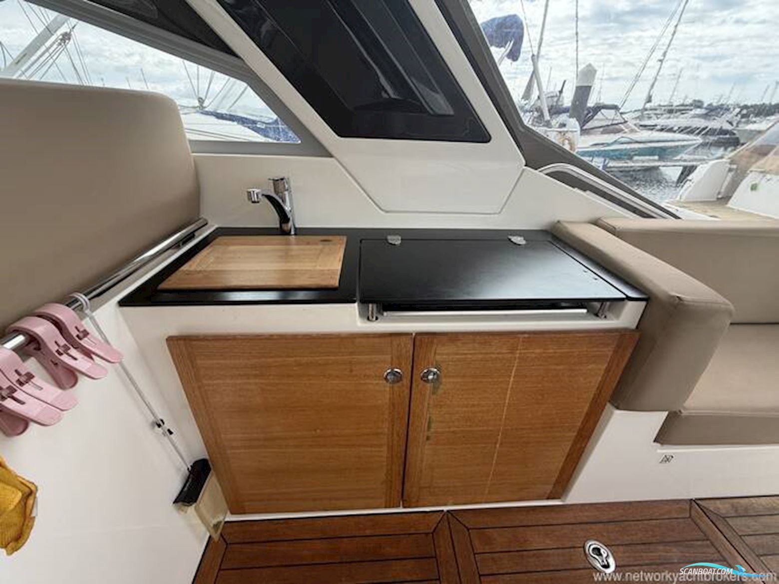 Sealine International SC35
