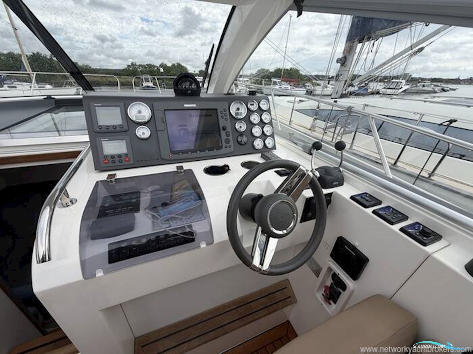 Sealine International SC35