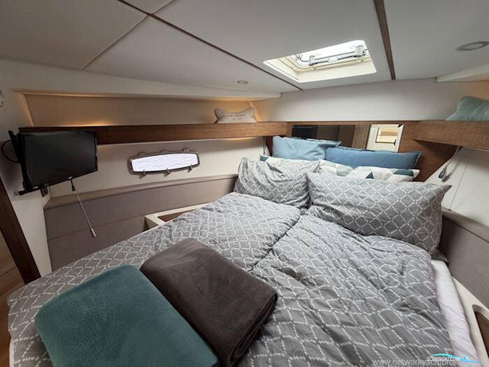 Sealine International SC35