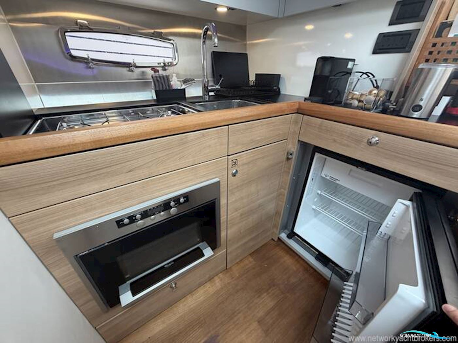 Sealine International SC35