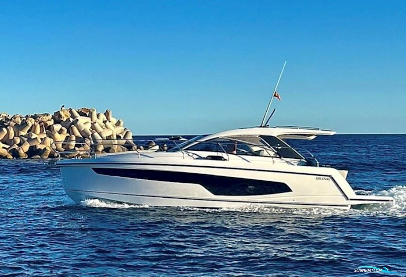 Sealine S335 Motorboot 2022, mit Volvo Penta D3-220 motor, Spanien