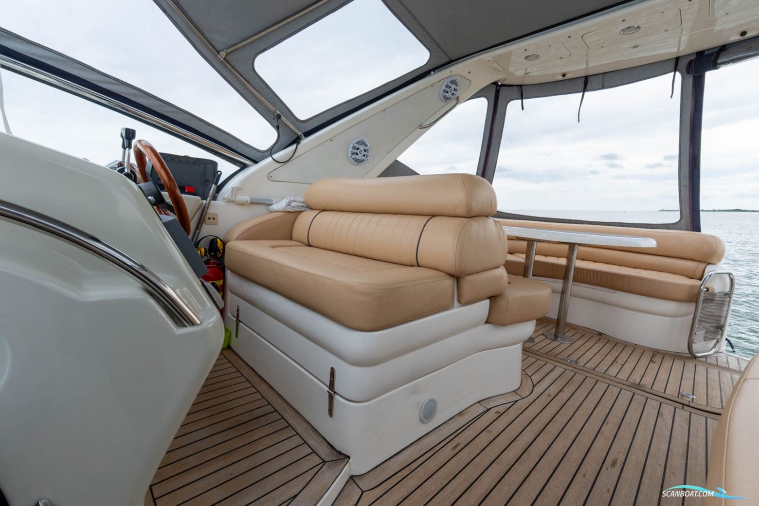 Sealine S37
