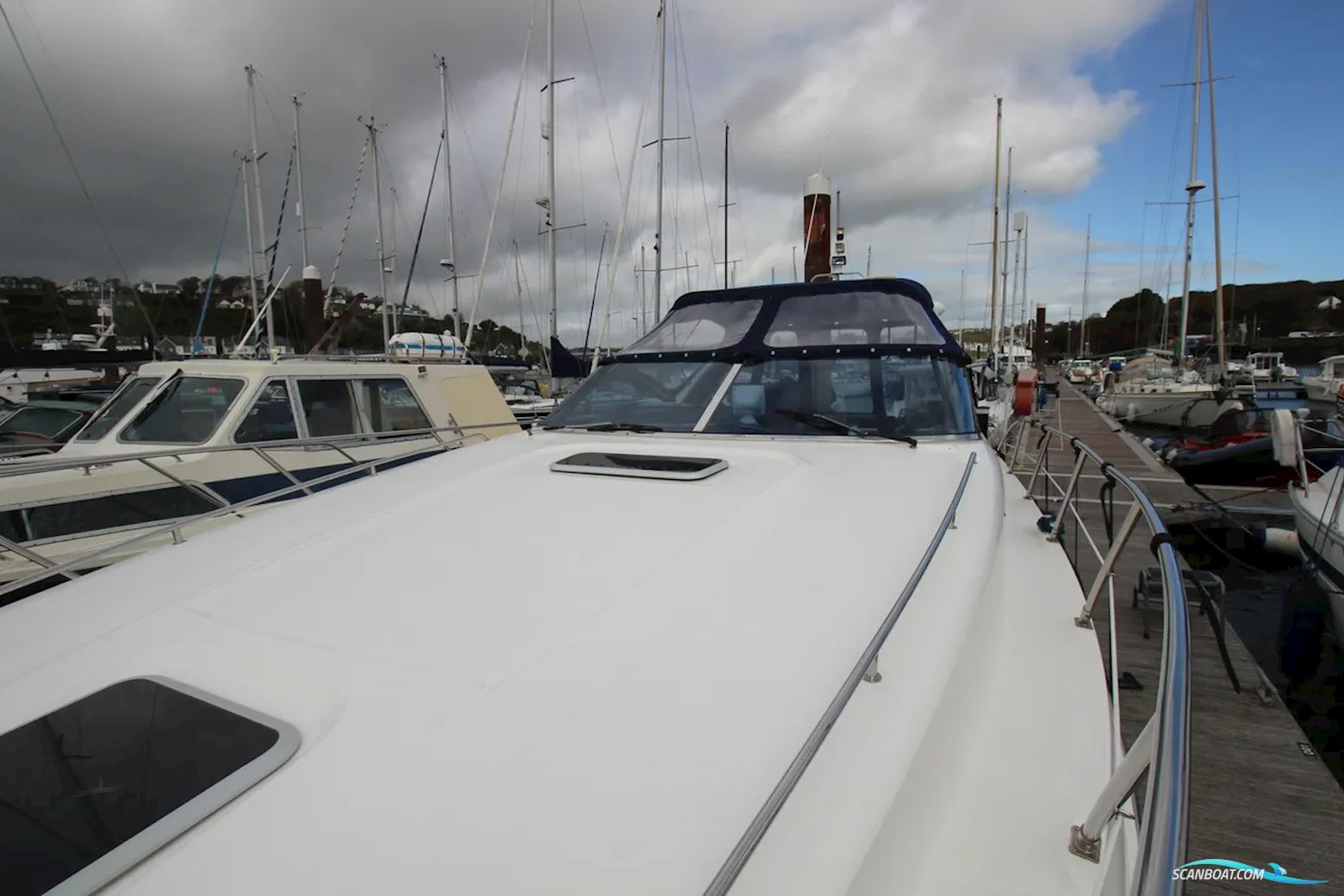 Sealine S37