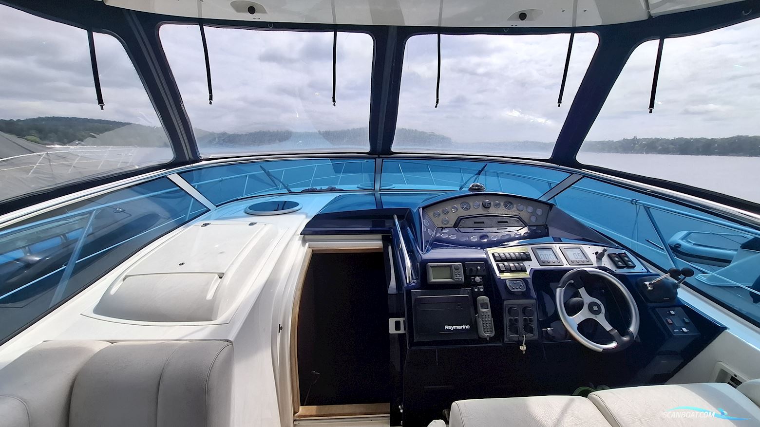 Sealine S38 Sports open