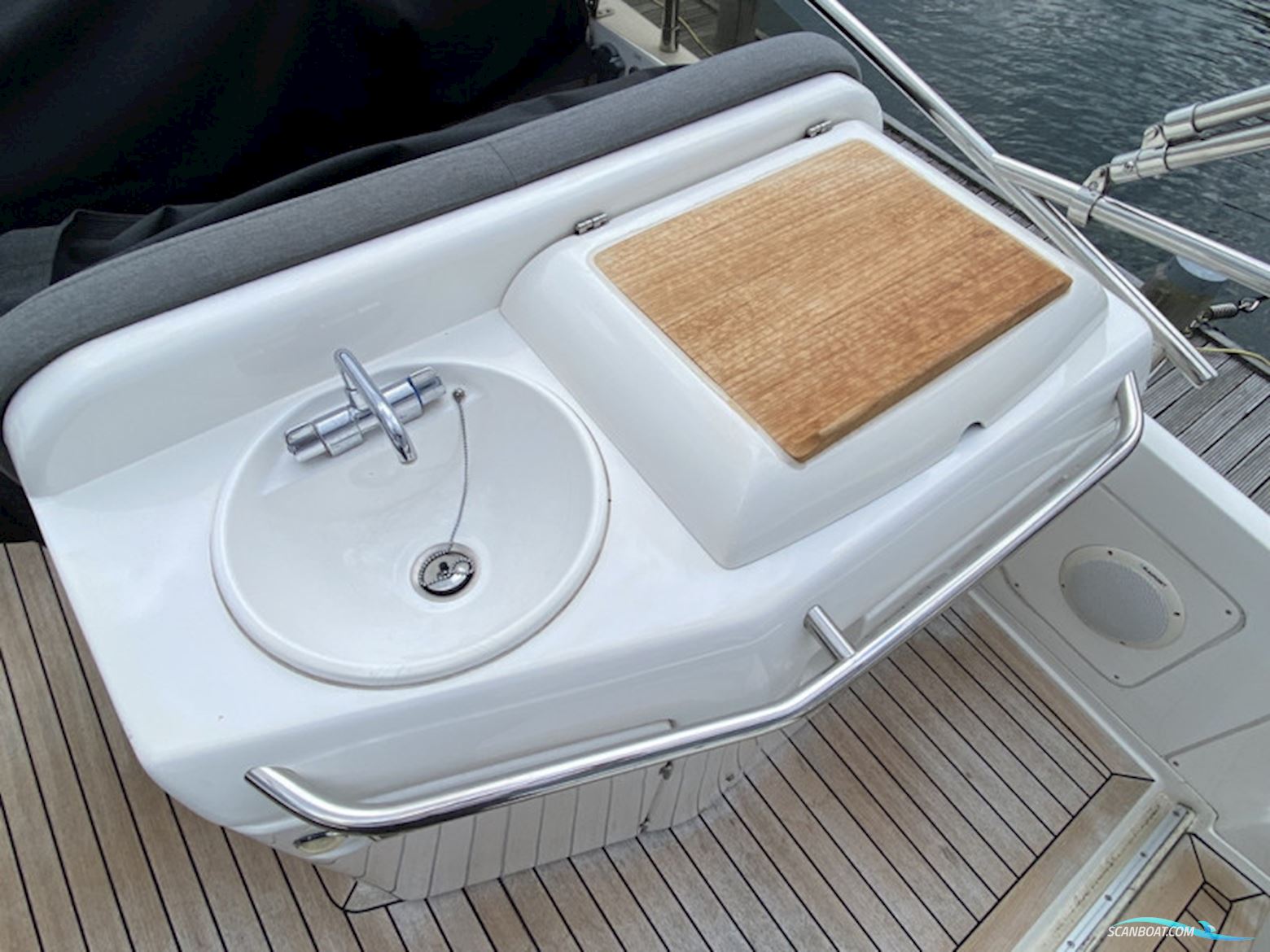 Sealine T 52
