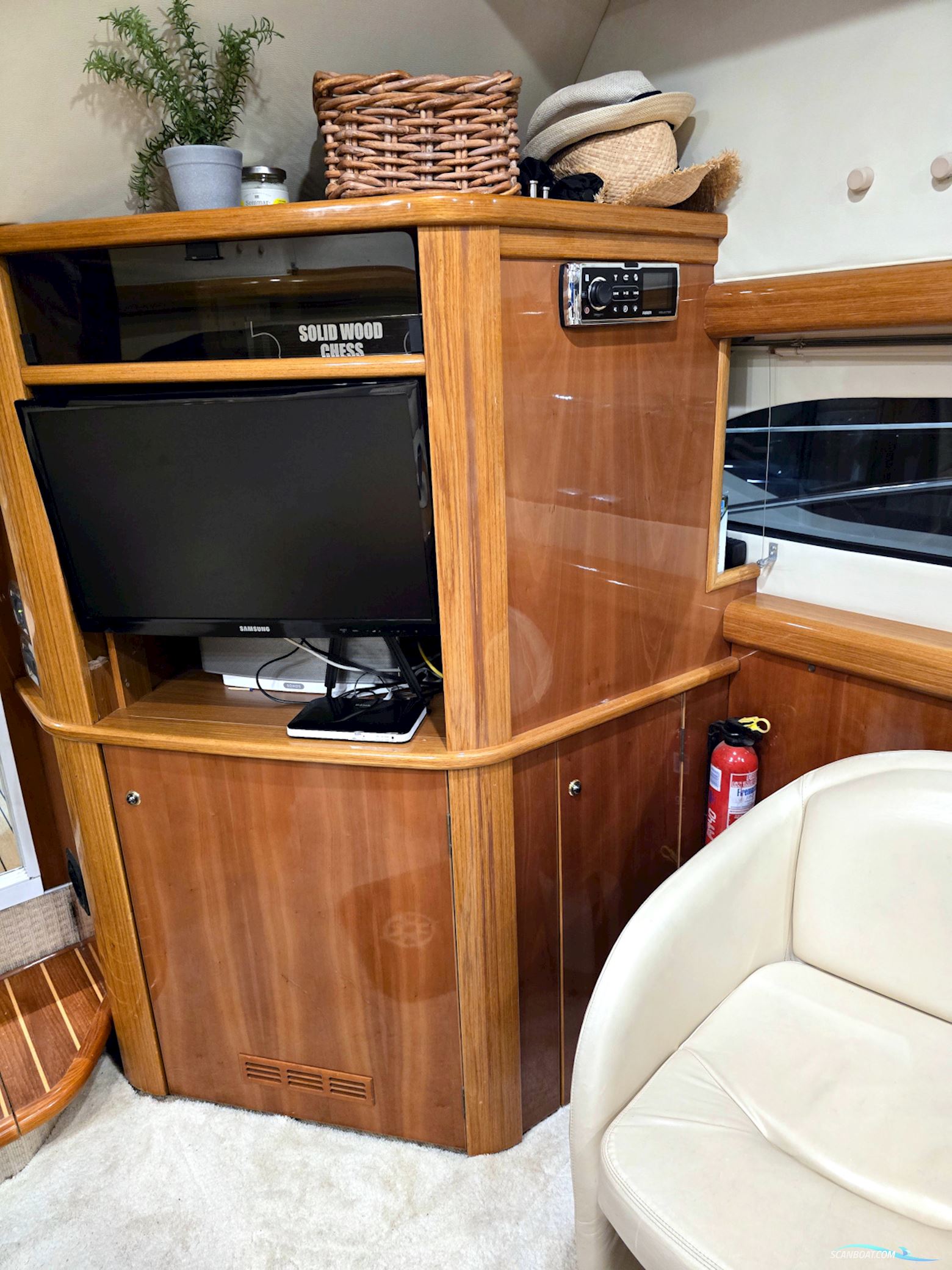 Sealine T47