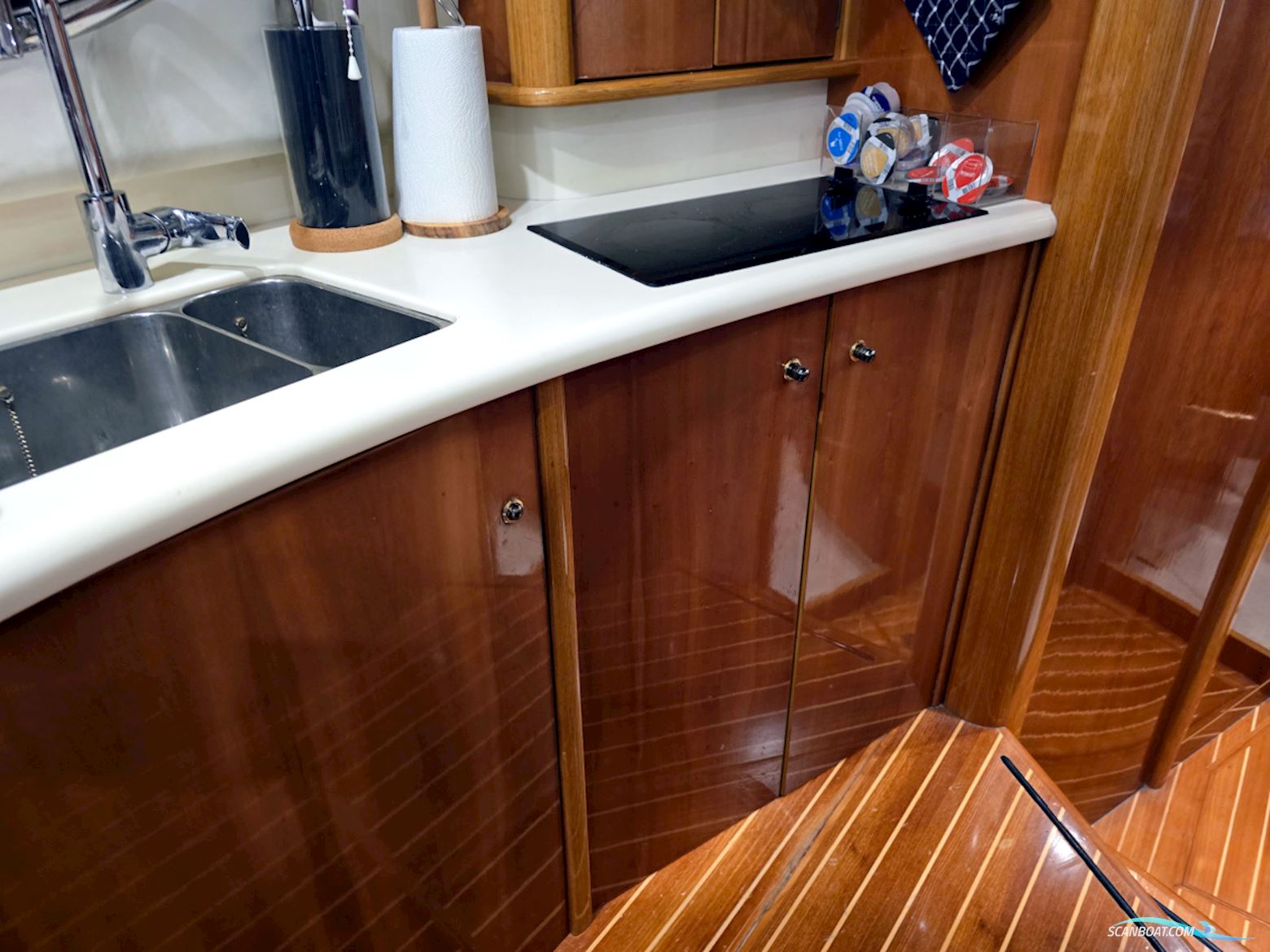 Sealine T47