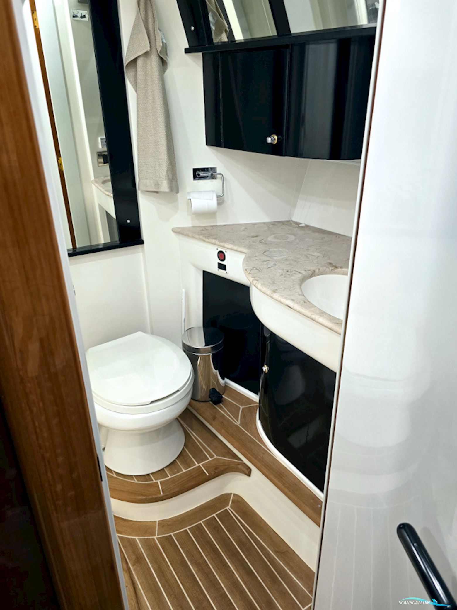 Sealine T47