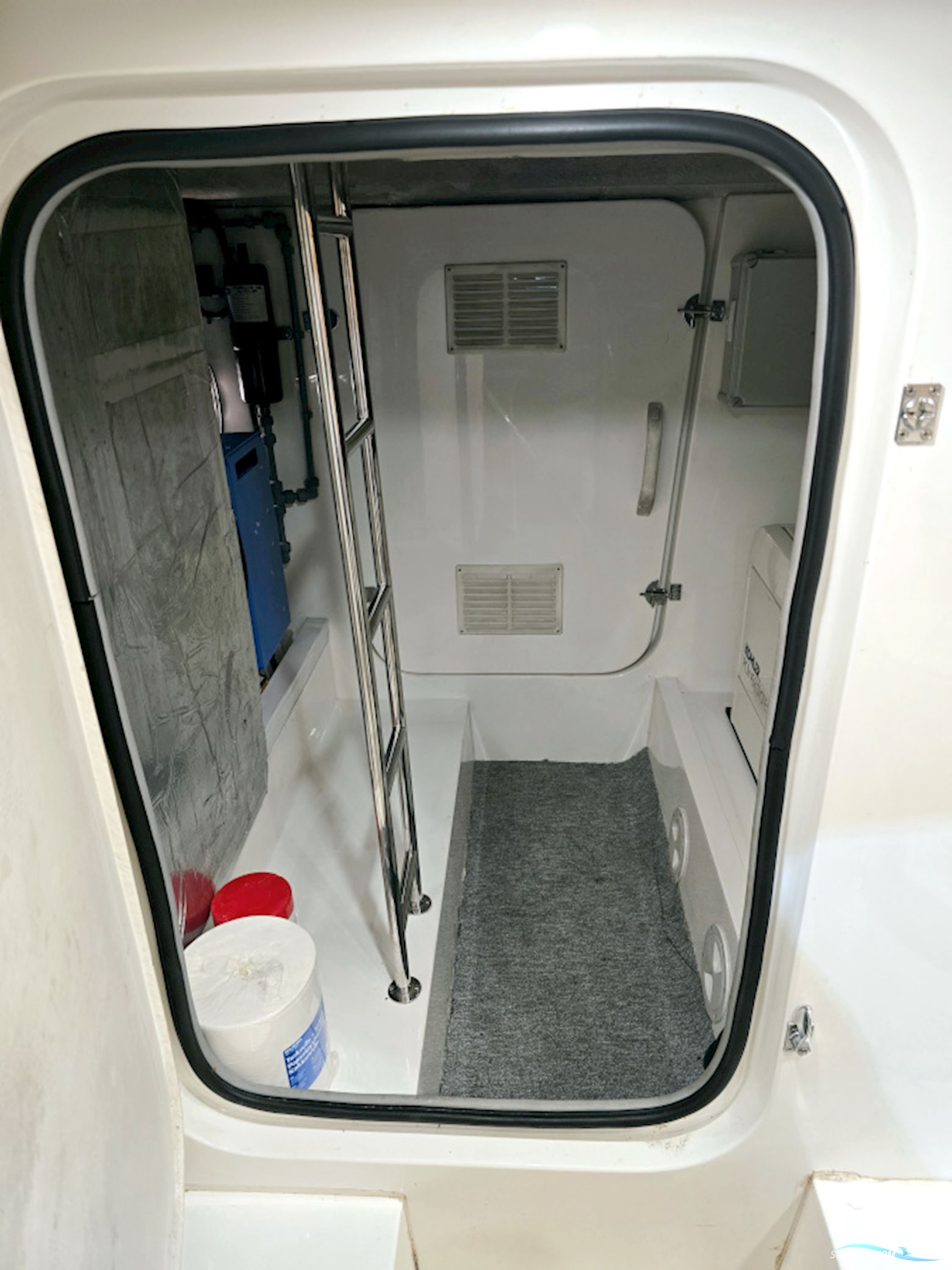 Sealine T47