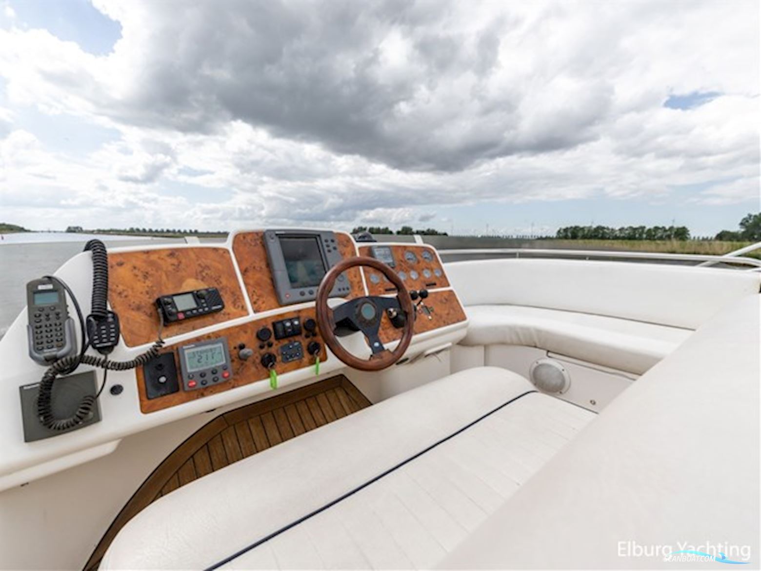 Sealine T47