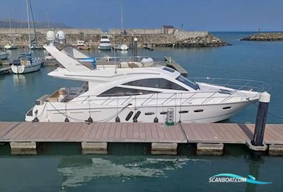 Sealine T50 Motorboot 2012, mit Volvo Penta motor, England
