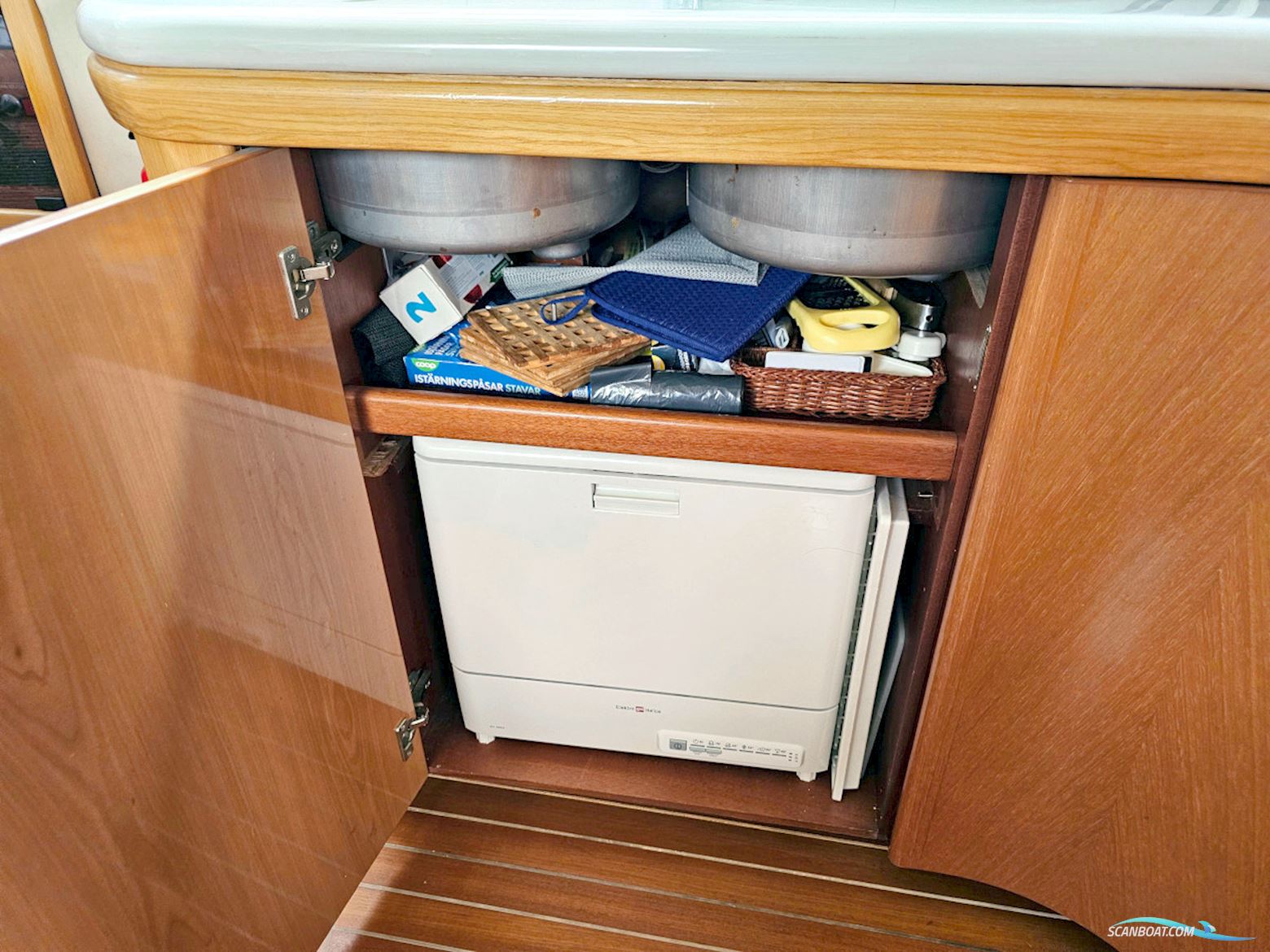 Sealine T51 Volvo Penta Tamd 122P Edc