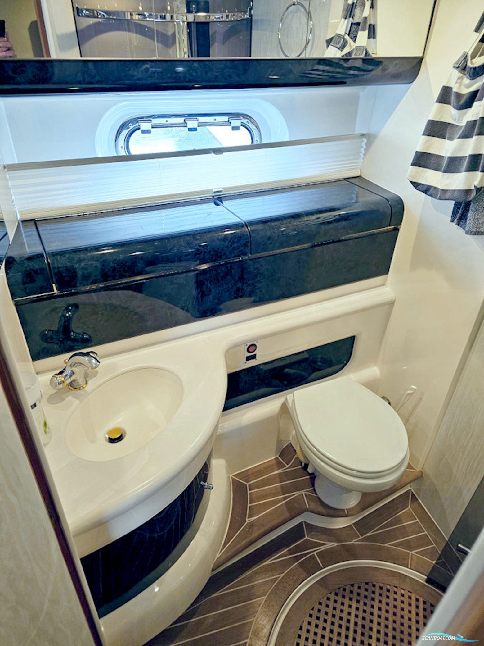 Sealine T51 Volvo Penta Tamd 122P Edc