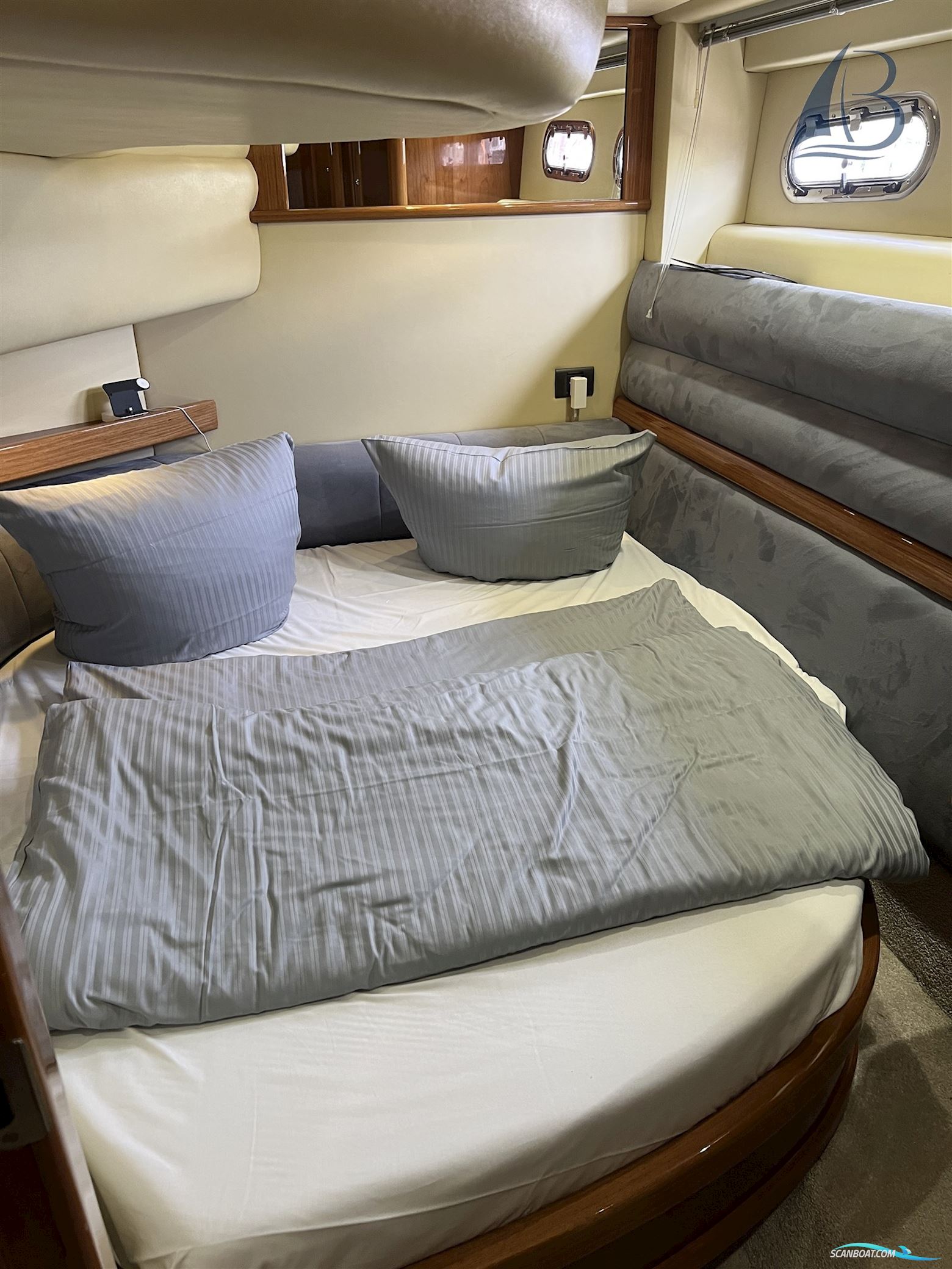 Sealine T52