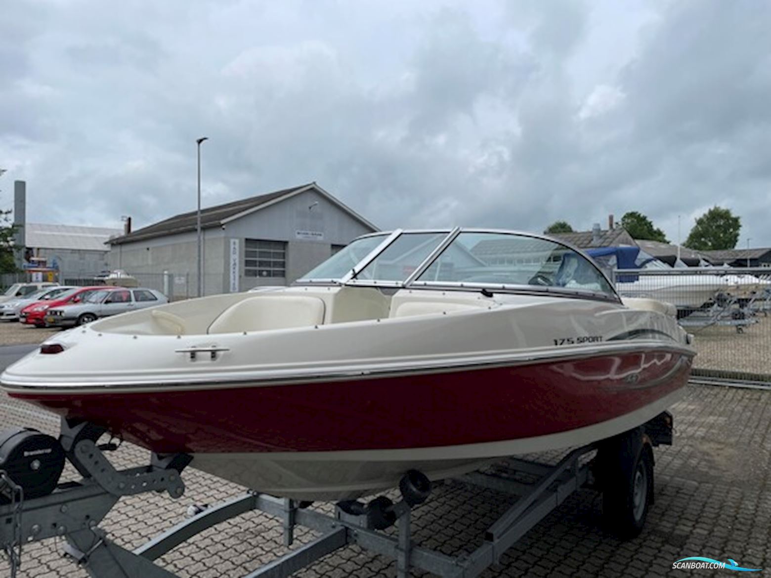 Searay 175 Sport Bowrider Med 135 hk Mercruiser 3,0L 4 Takt i/b