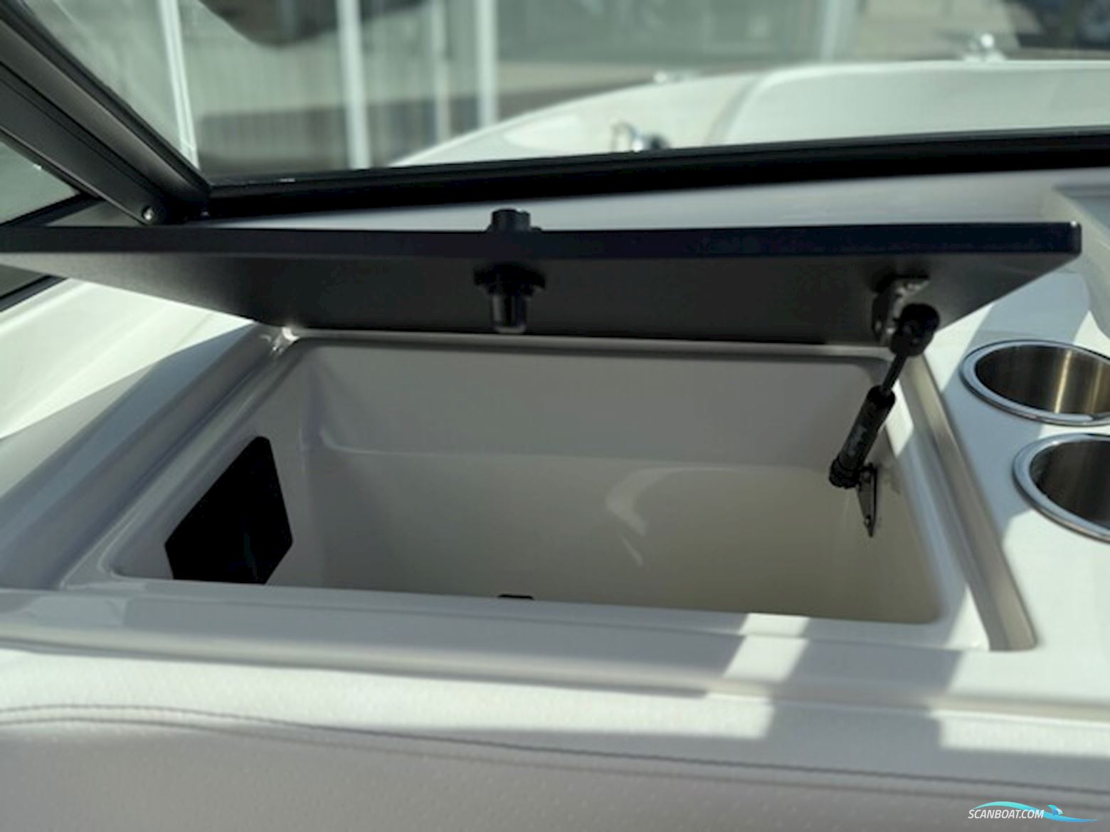 SeaRay 210 SPX OB med F150 Mercury-EFI 4 takt 3,0L XL inkl. Brenderup 2000 kg - Anvisningssalg