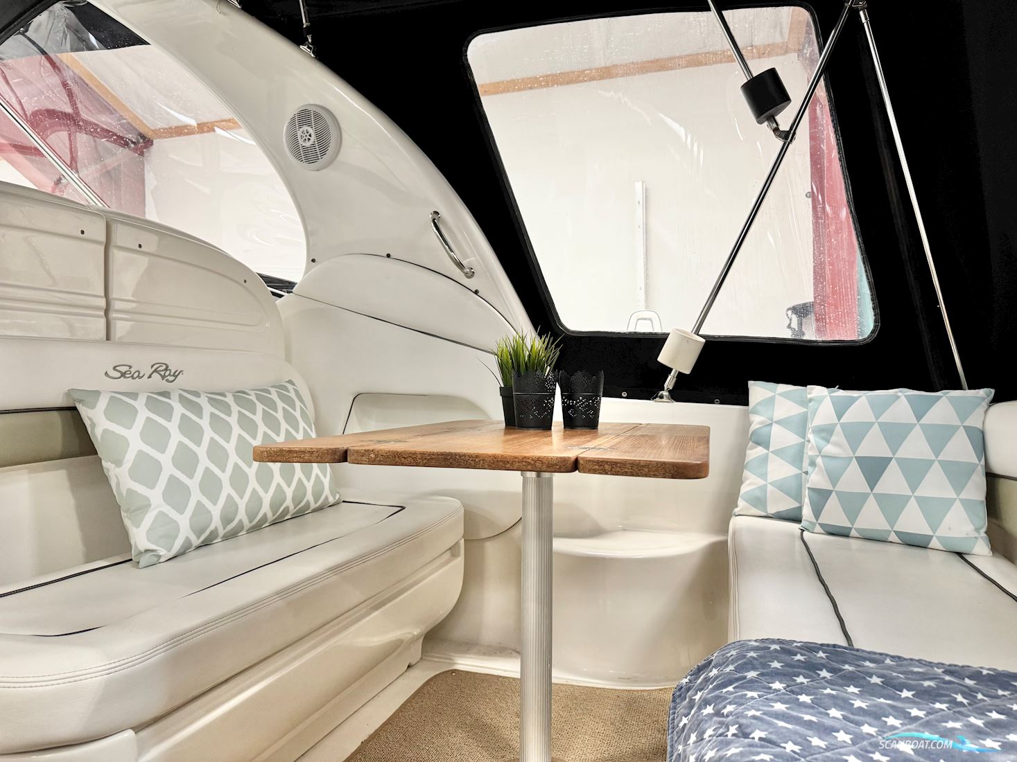 SeaRay 330