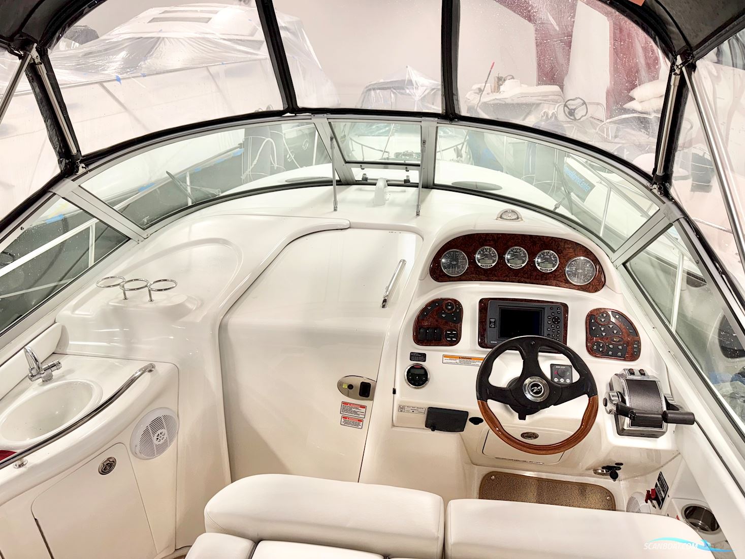 SeaRay 330
