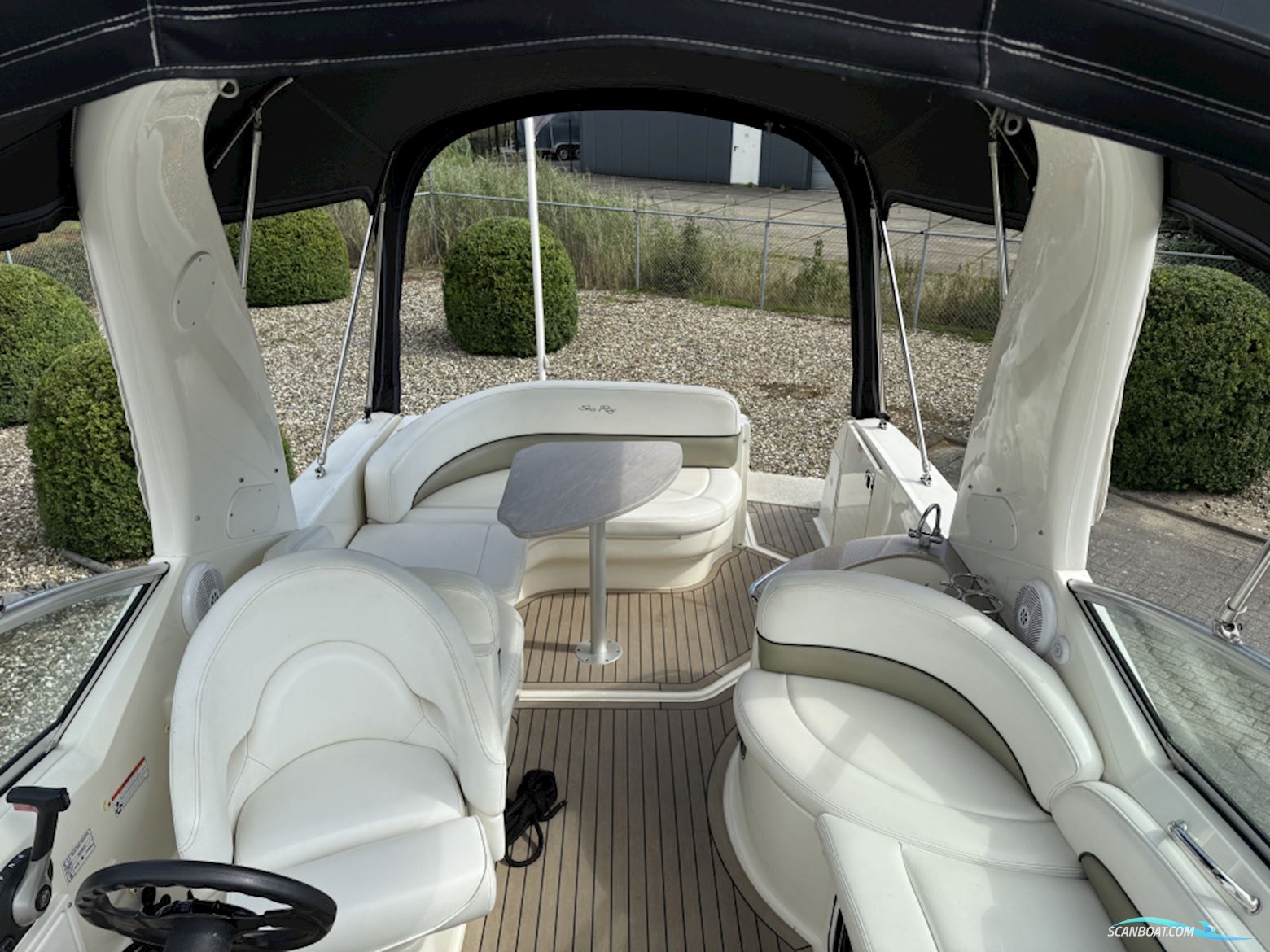 Searay Sundancer 275