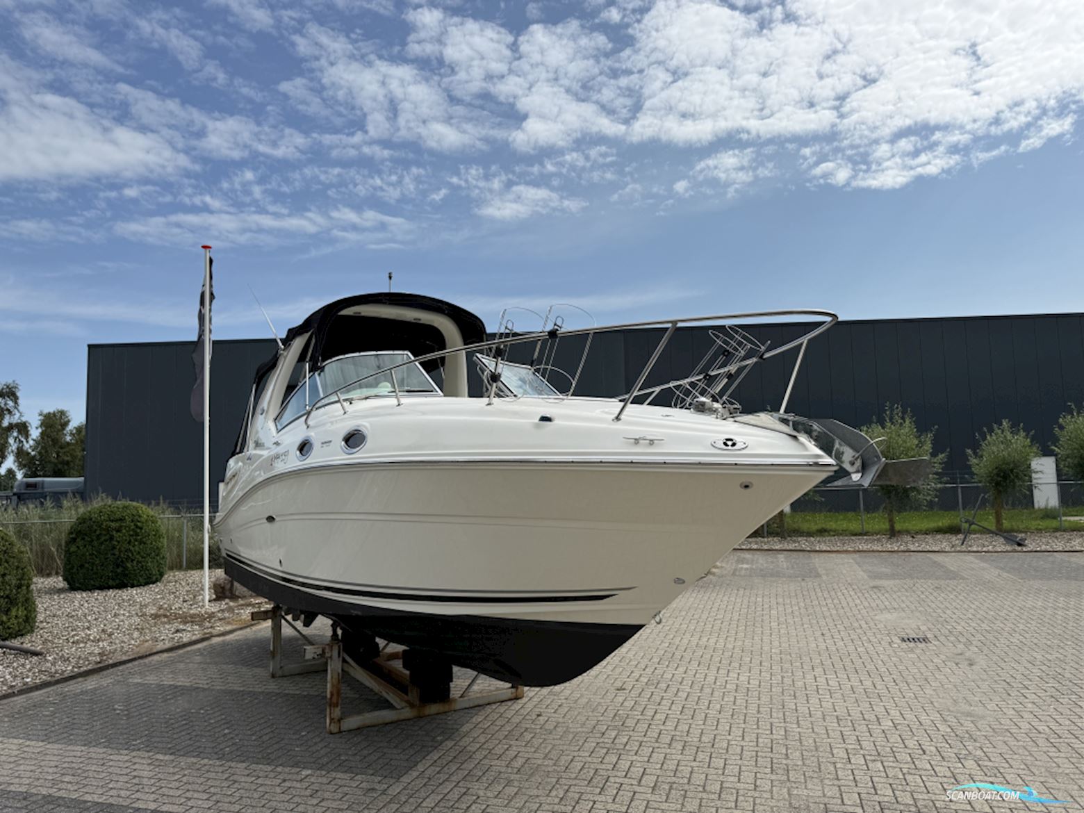 Searay Sundancer 275