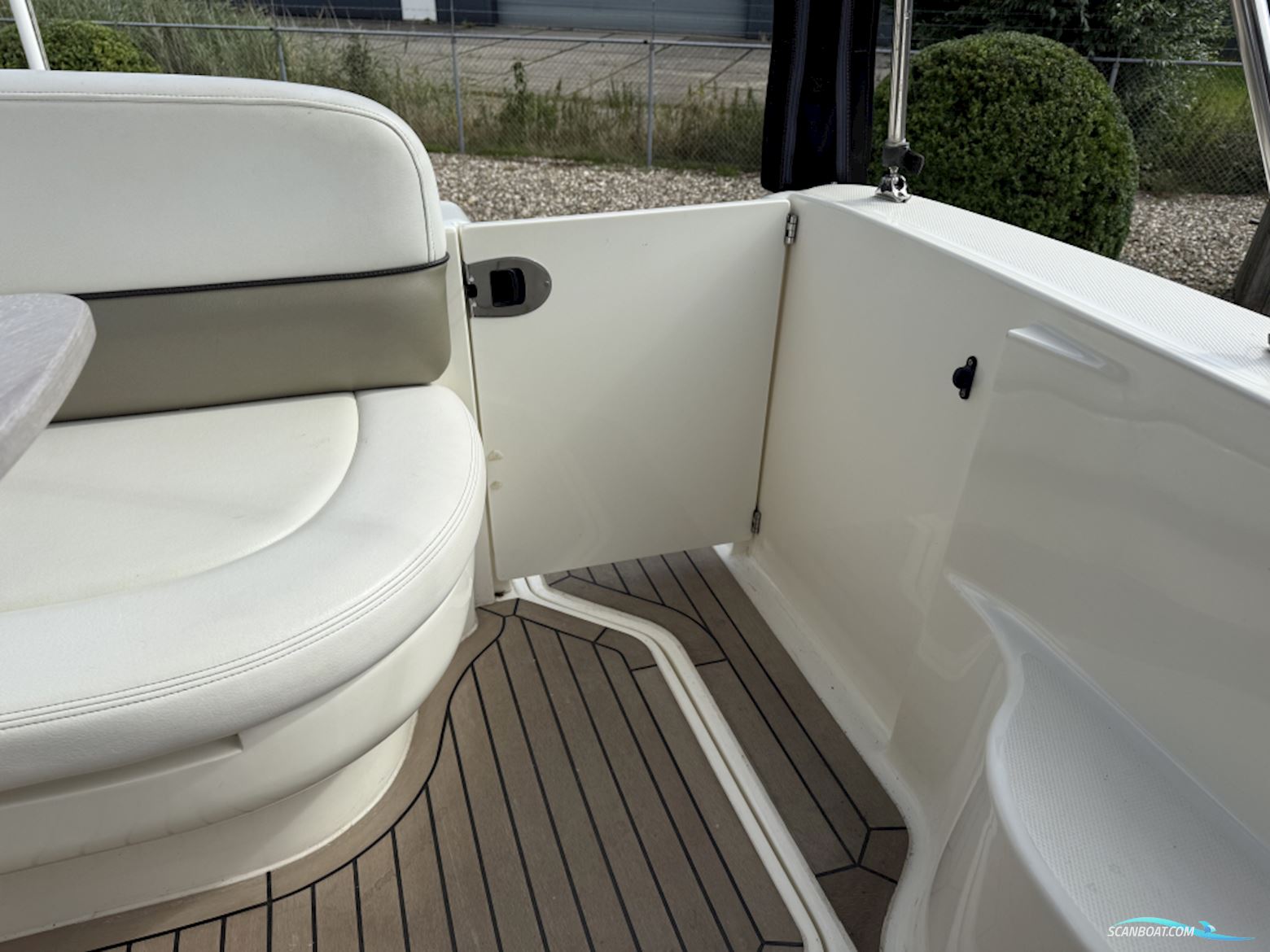 Searay Sundancer 275