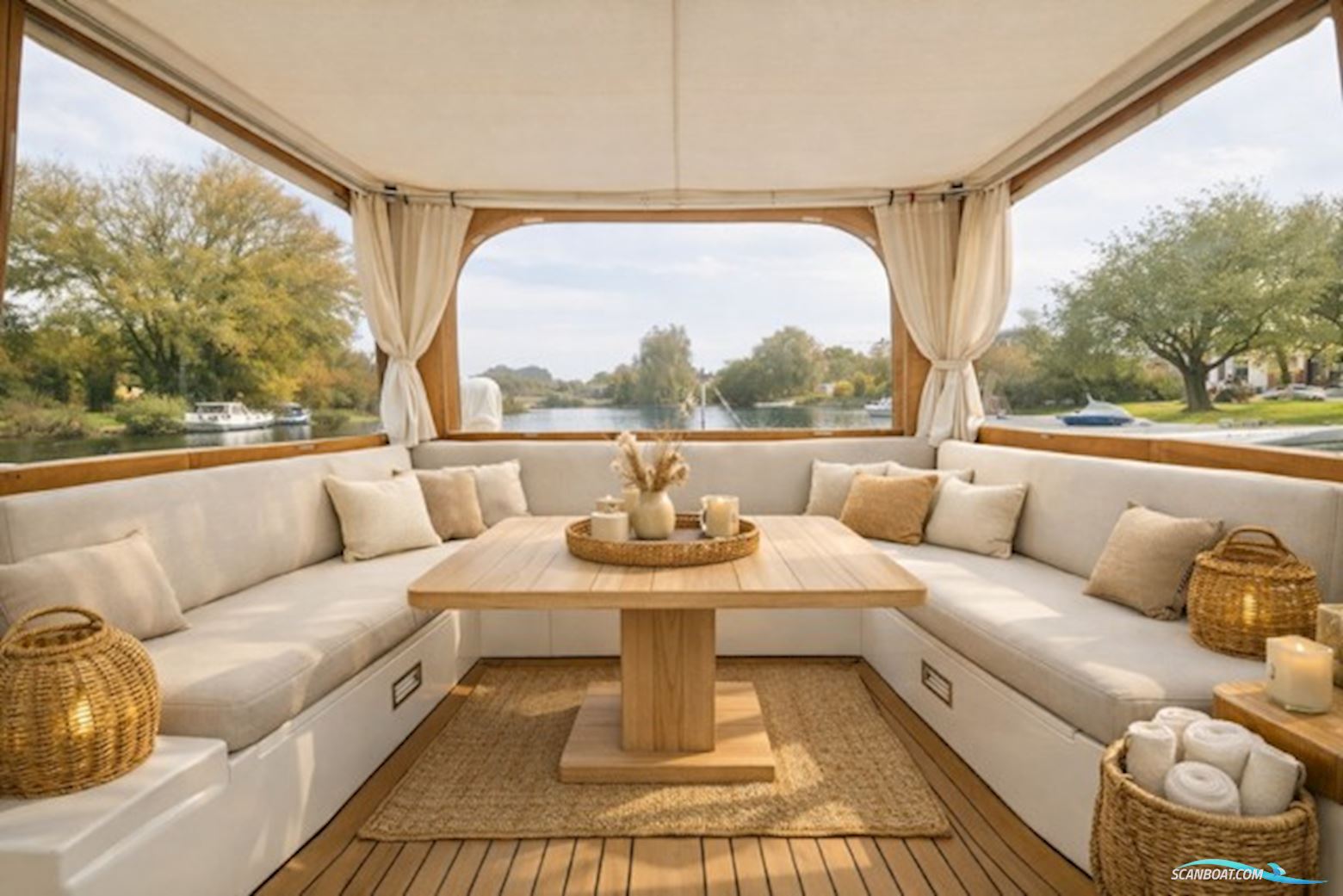 Serious Yachts Gently Low Bridge 45 Sedan