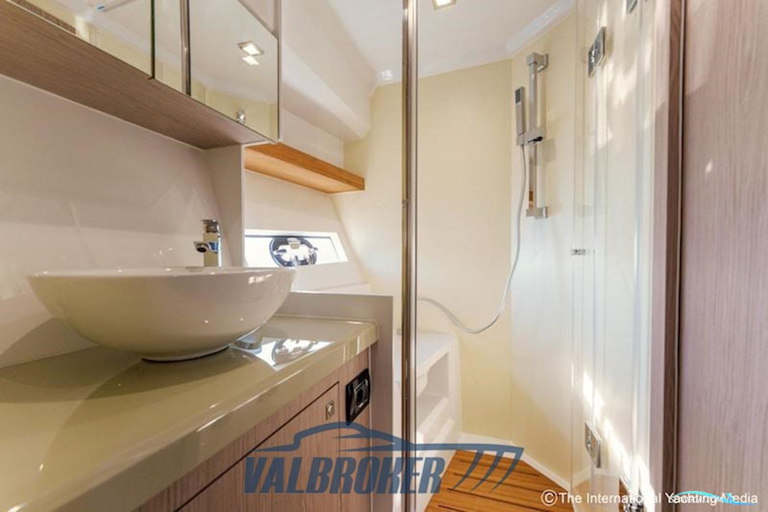 Sessa Marine C3X - Hard Top