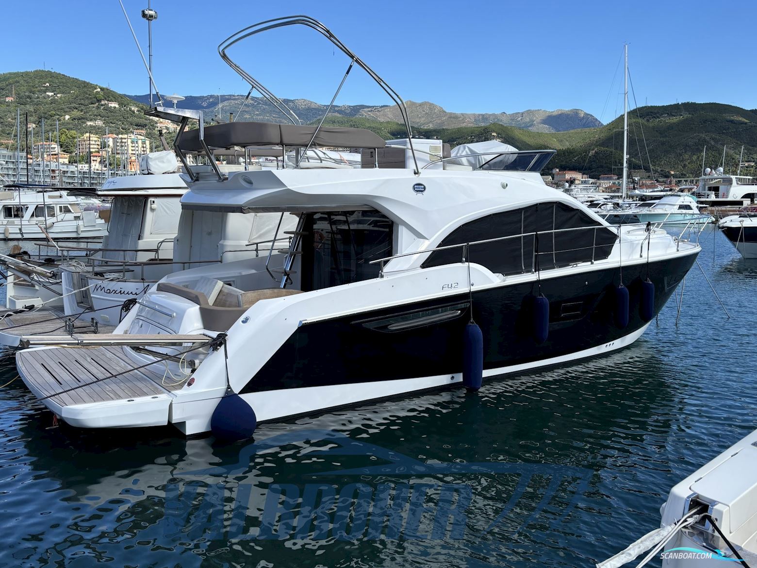 Sessa Marine F42 Motorboot 2017, mit Volvo Penta D4 IPS 400 motor, Italien